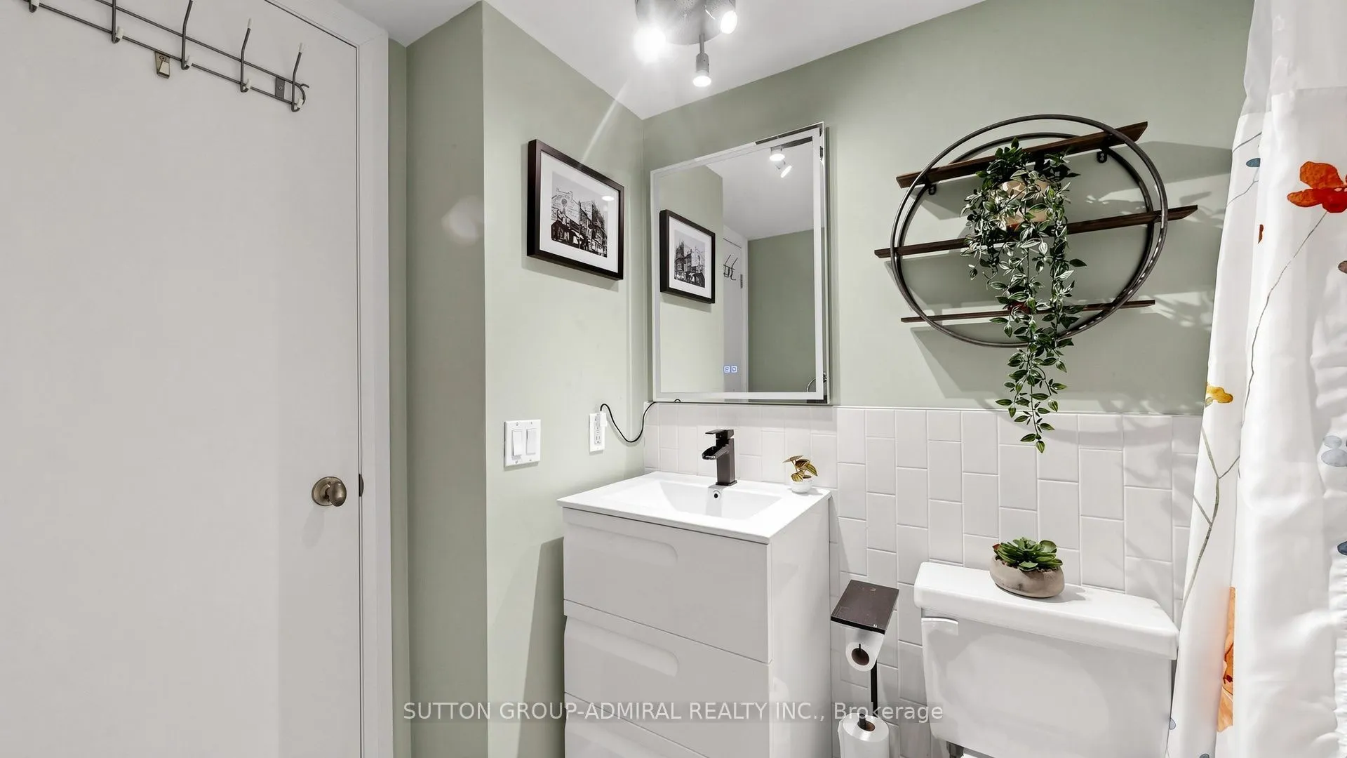 111 Elizabeth Street #922