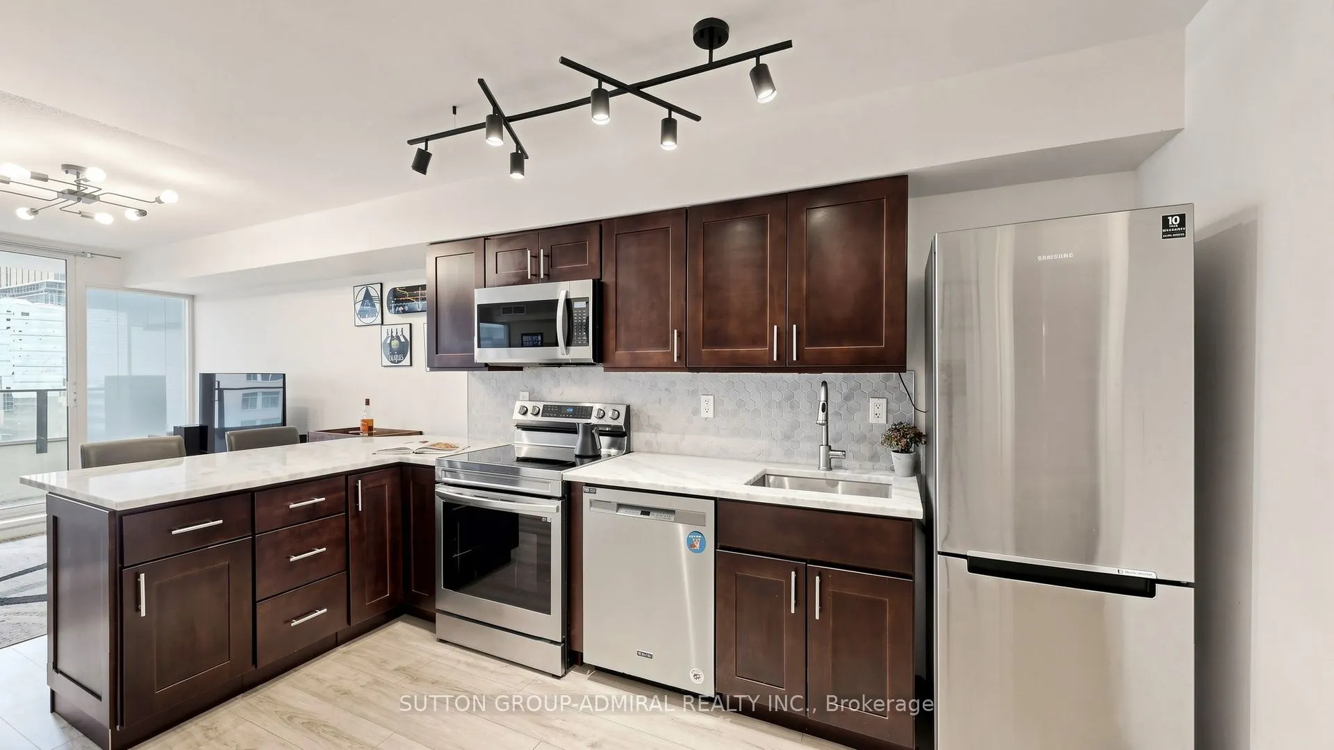 111 Elizabeth Street #922