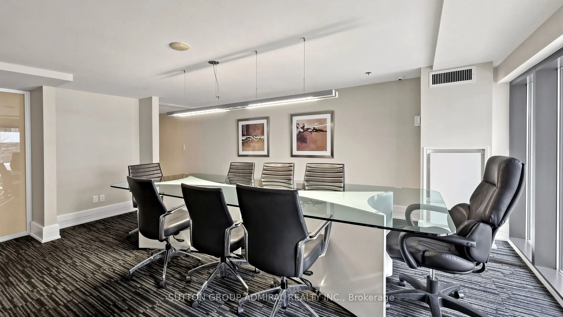 111 Elizabeth Street #922