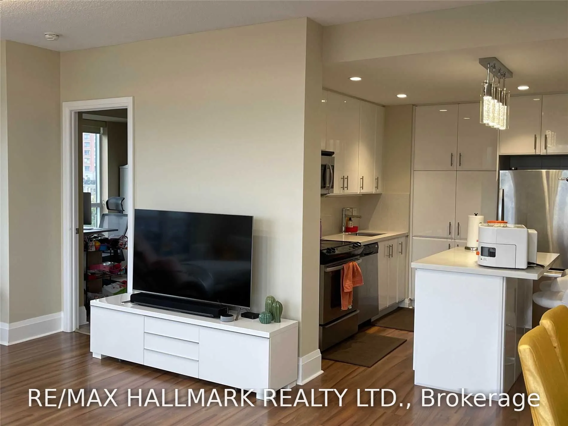 100 Harrison Garden Boulevard #512