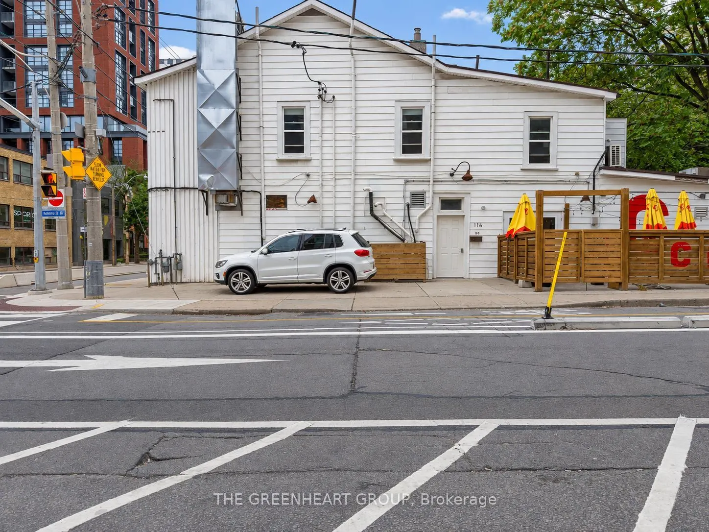 504 Adelaide Street W