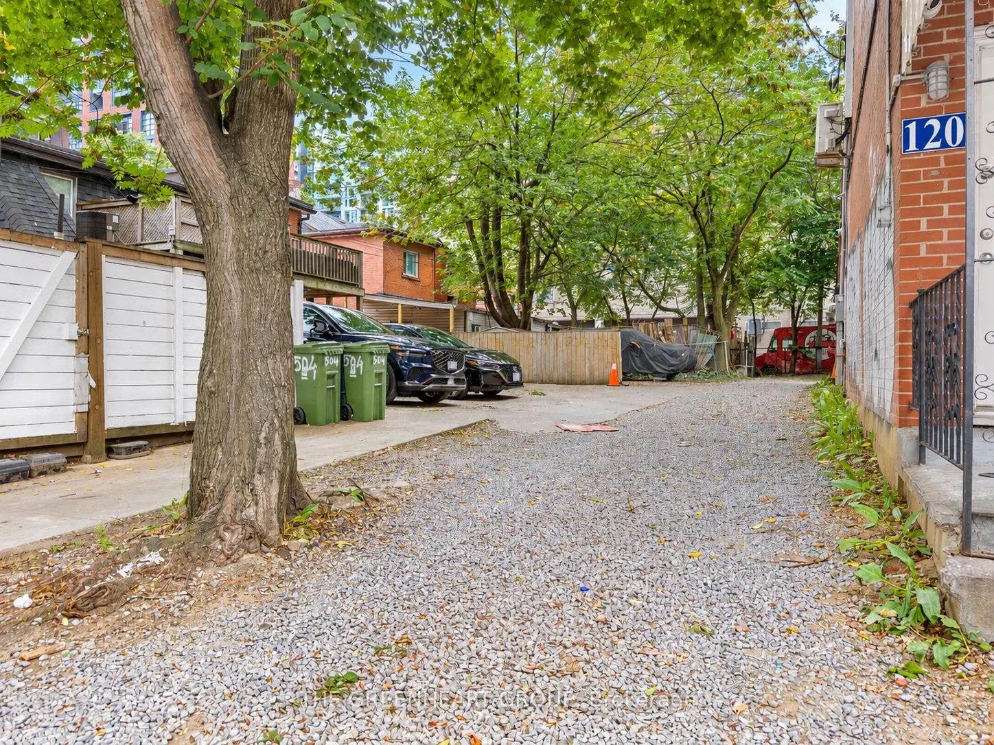 504 Adelaide Street W