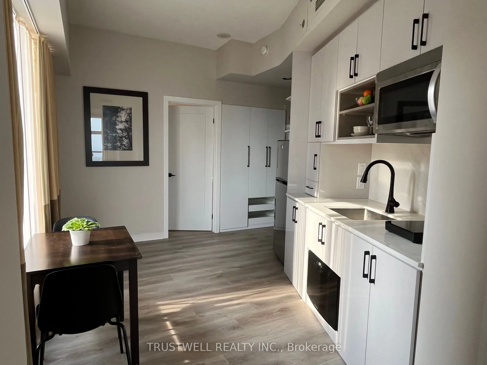 1 King Street W #3711