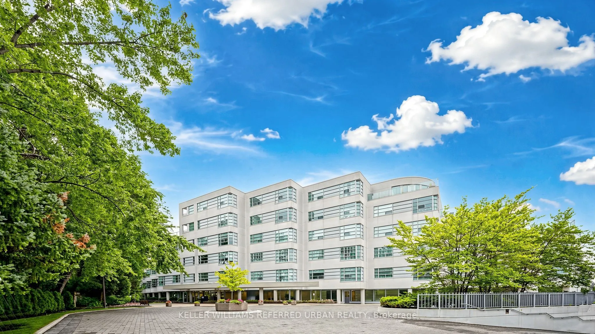 1 Watergarden Way #5