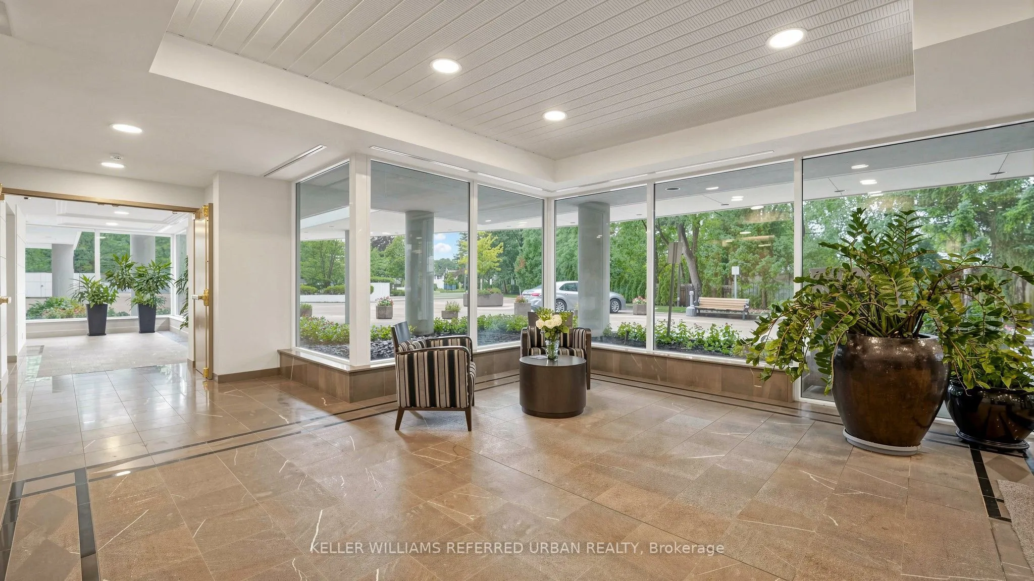 1 Watergarden Way #5