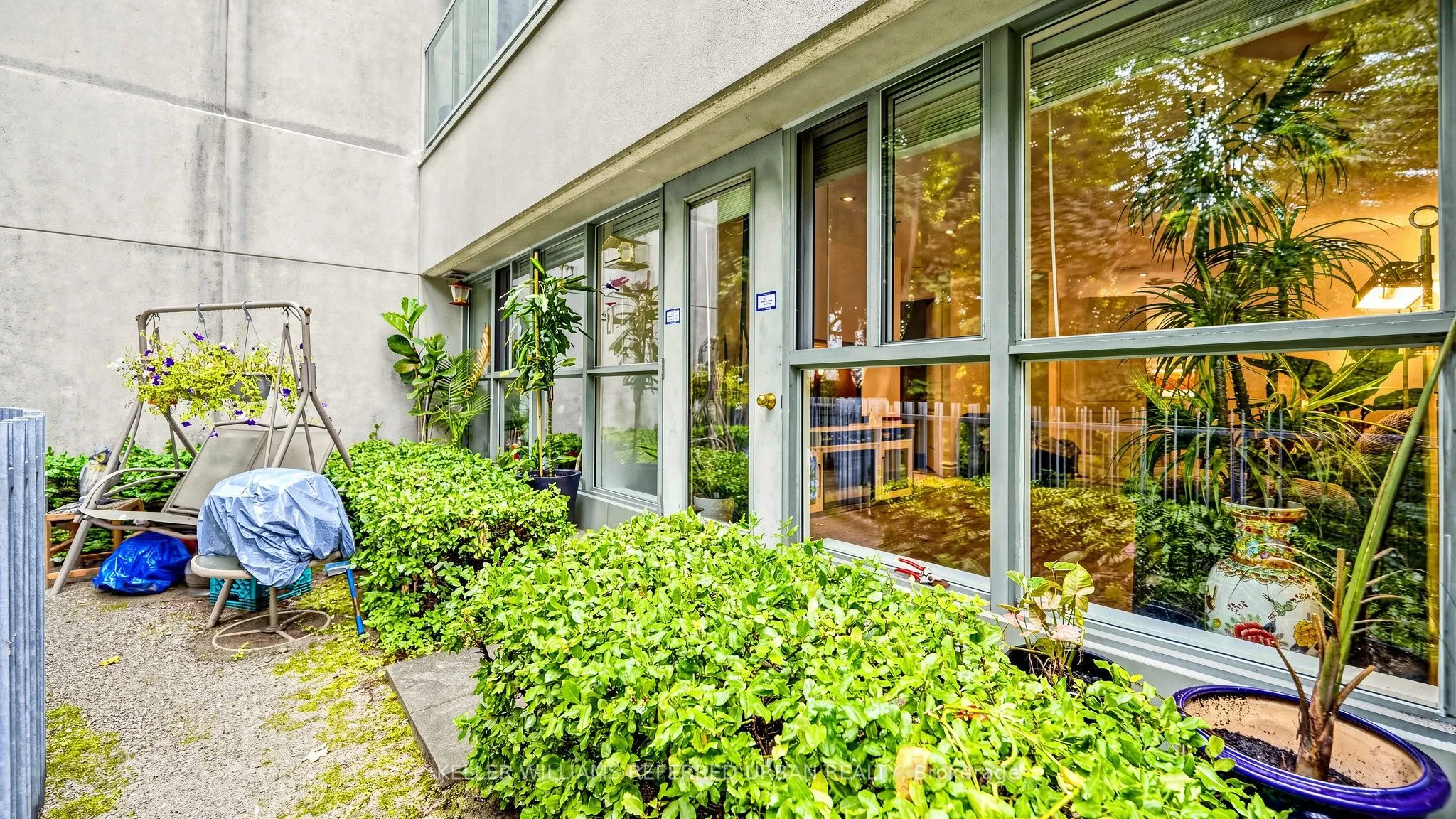 1 Watergarden Way #5