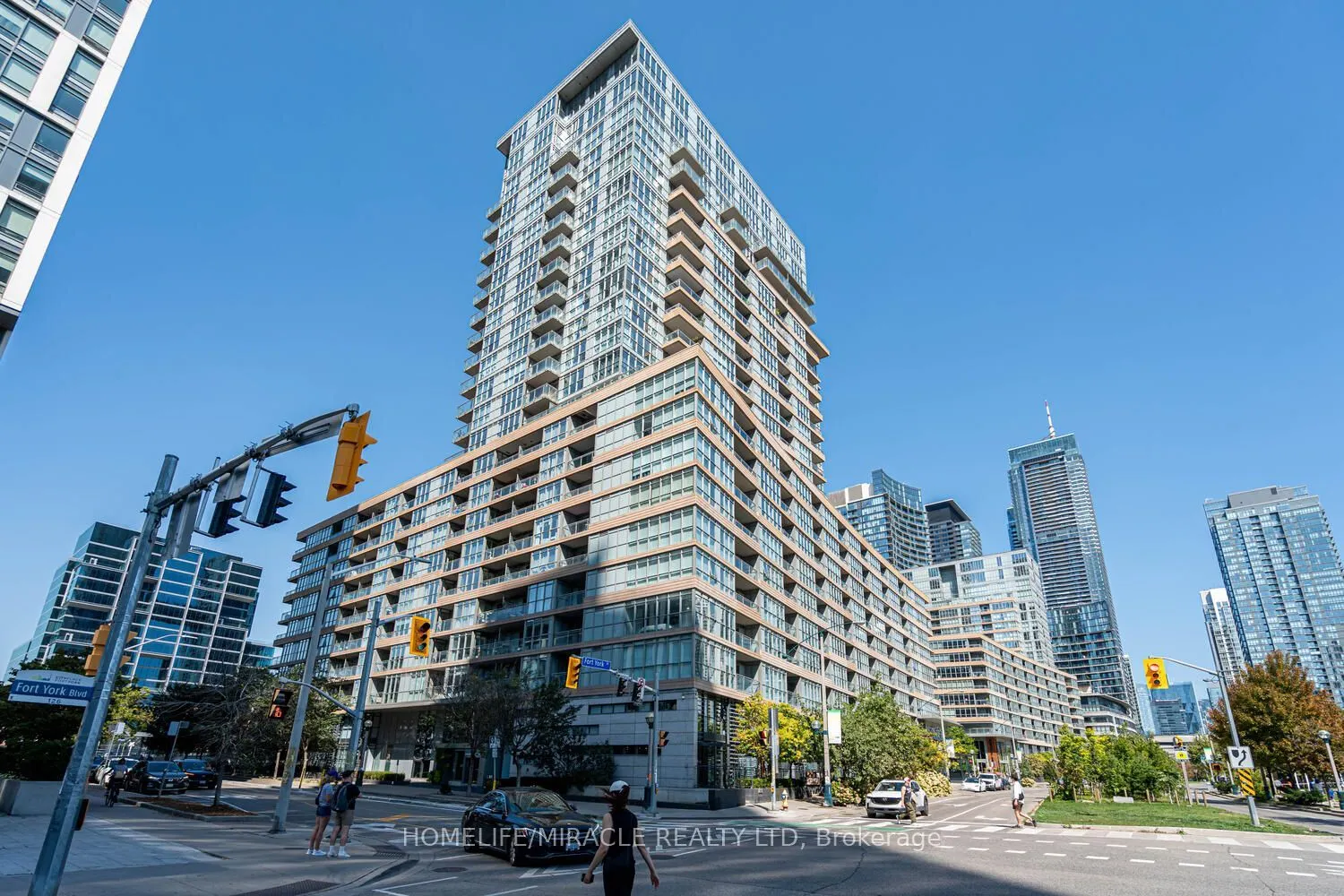 151 Dan Leckie Way #610