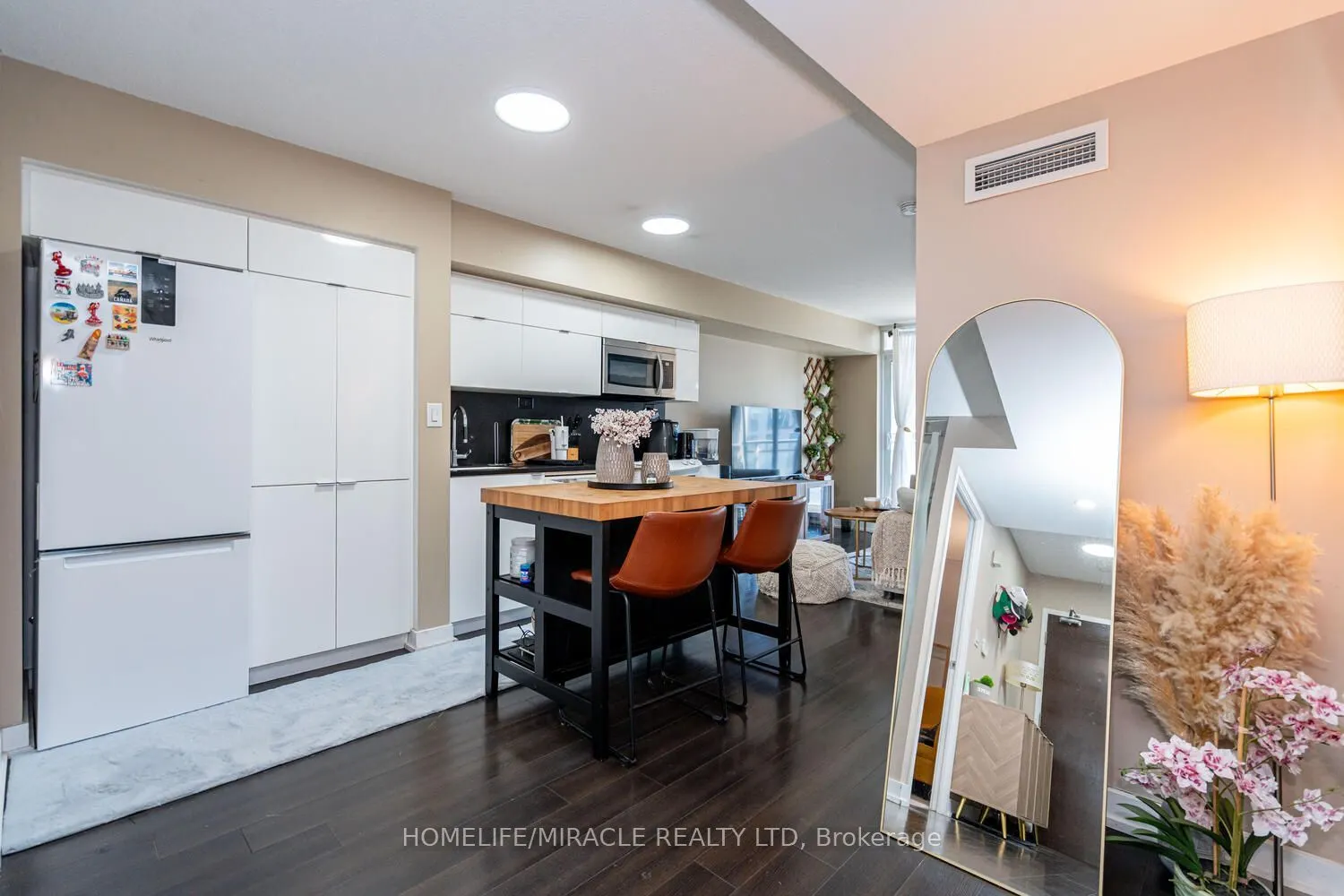 151 Dan Leckie Way #610