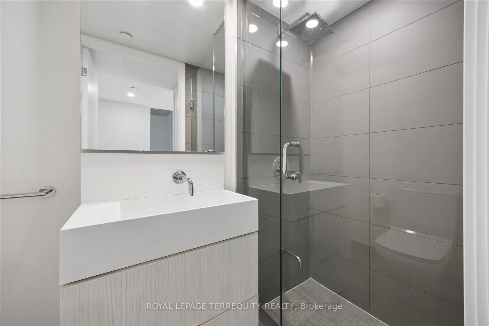 5 Soudan Avenue #703