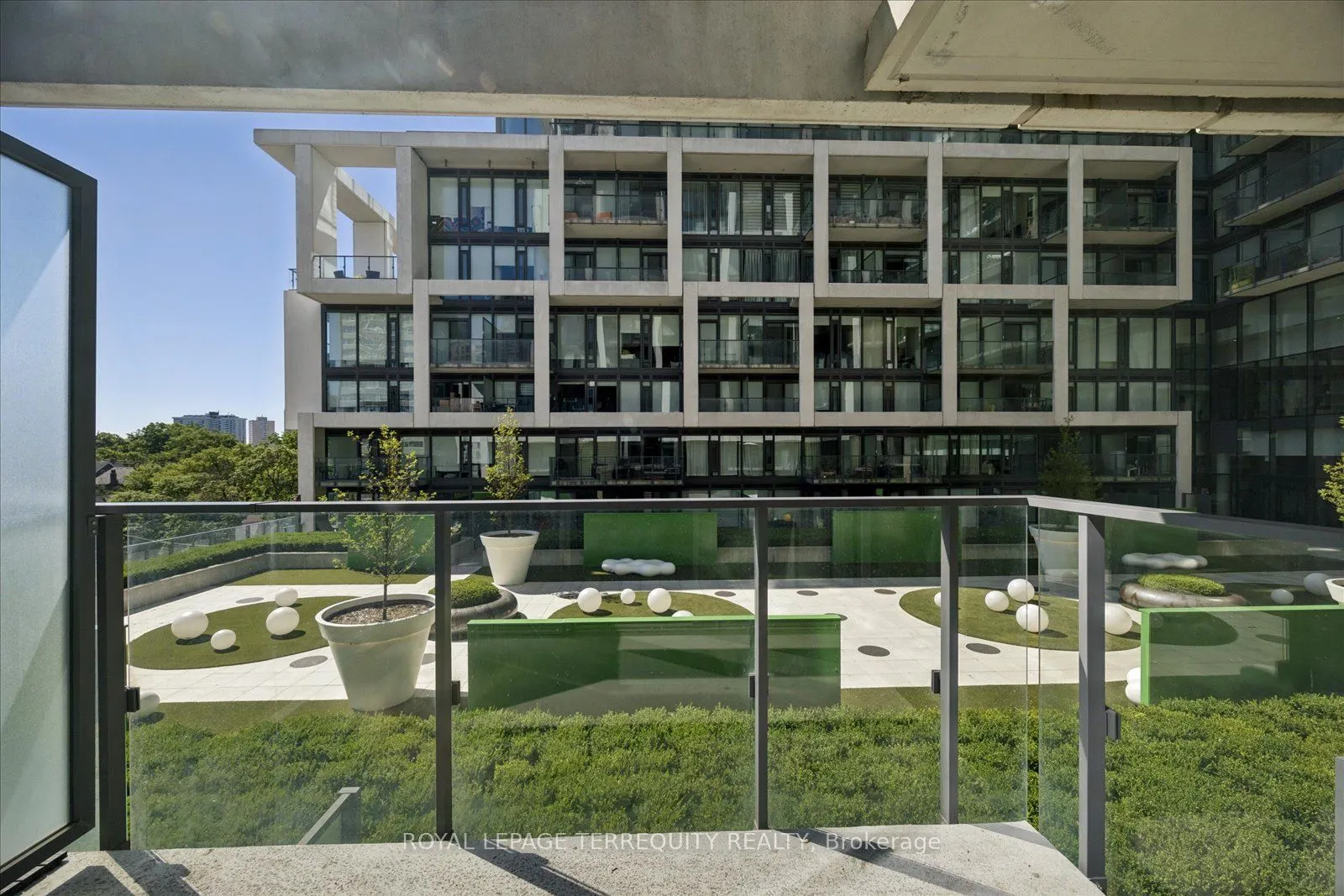 5 Soudan Avenue #703
