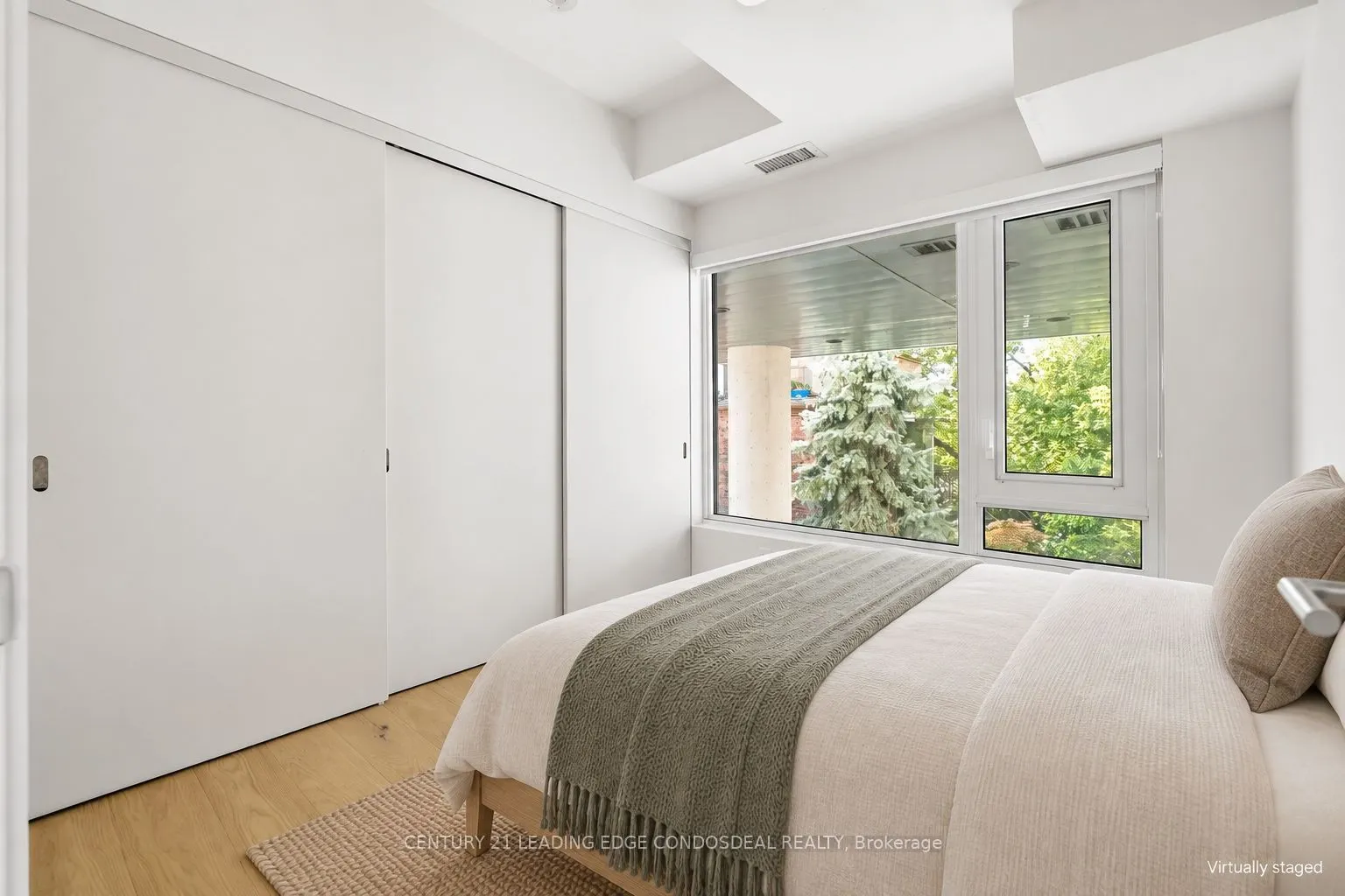 322 Dupont Street #207