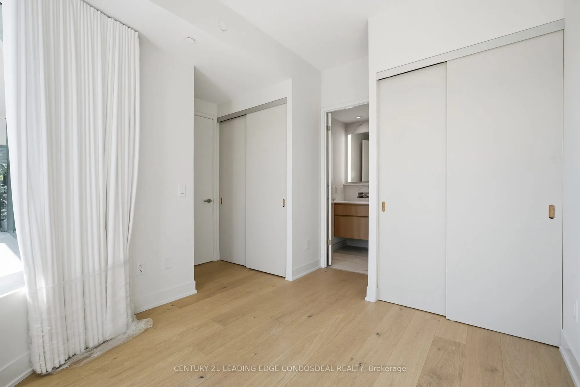322 Dupont Street #207