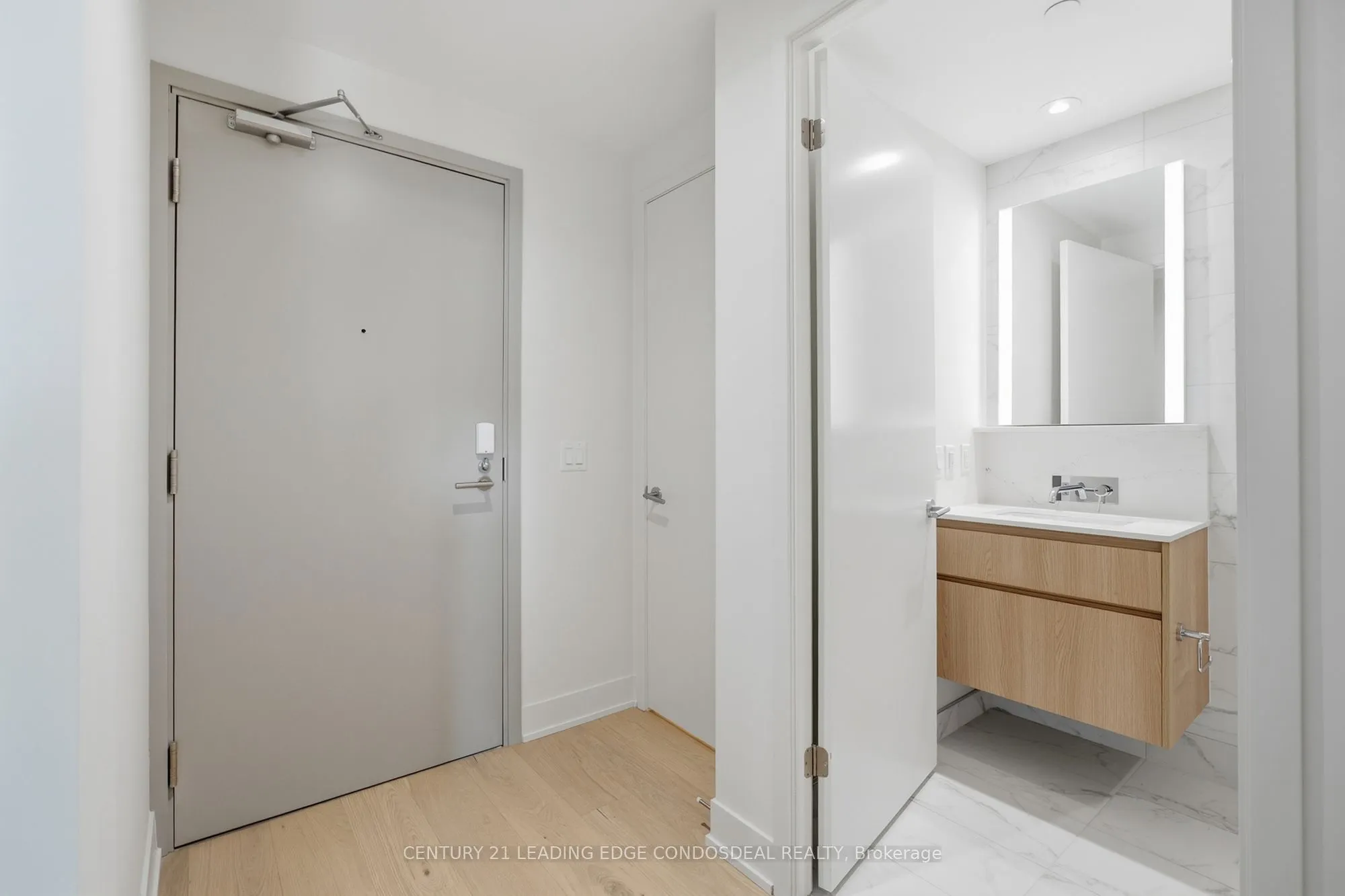 322 Dupont Street #207