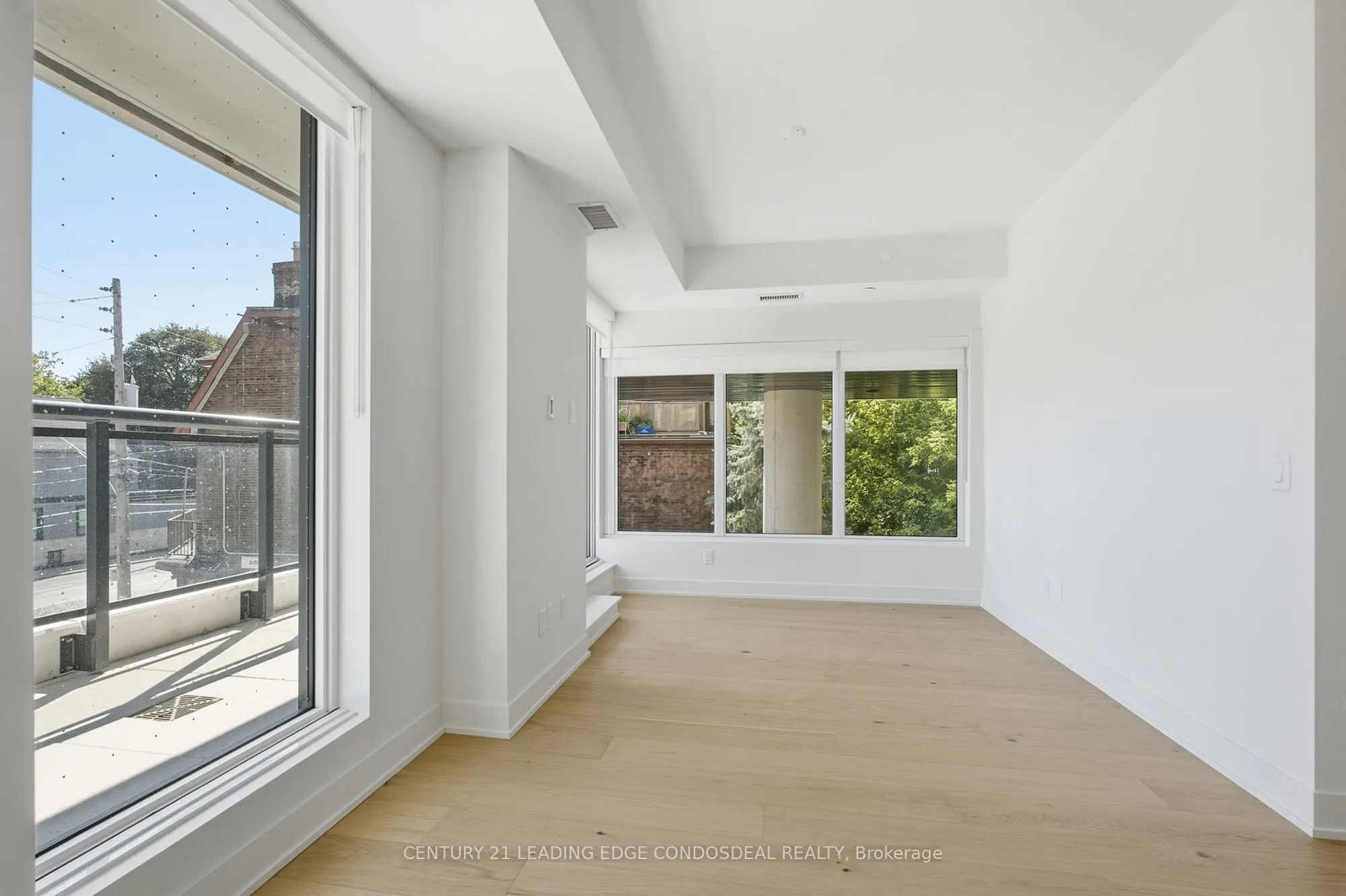 322 Dupont Street #207