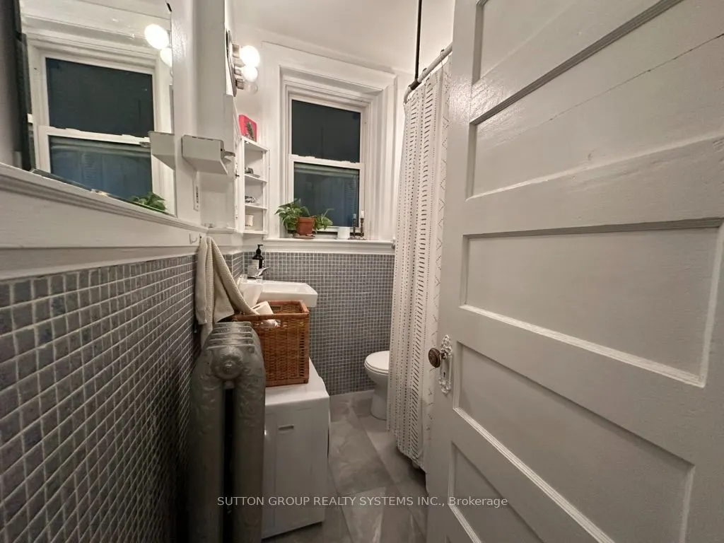 237 Dovercourt Road #D