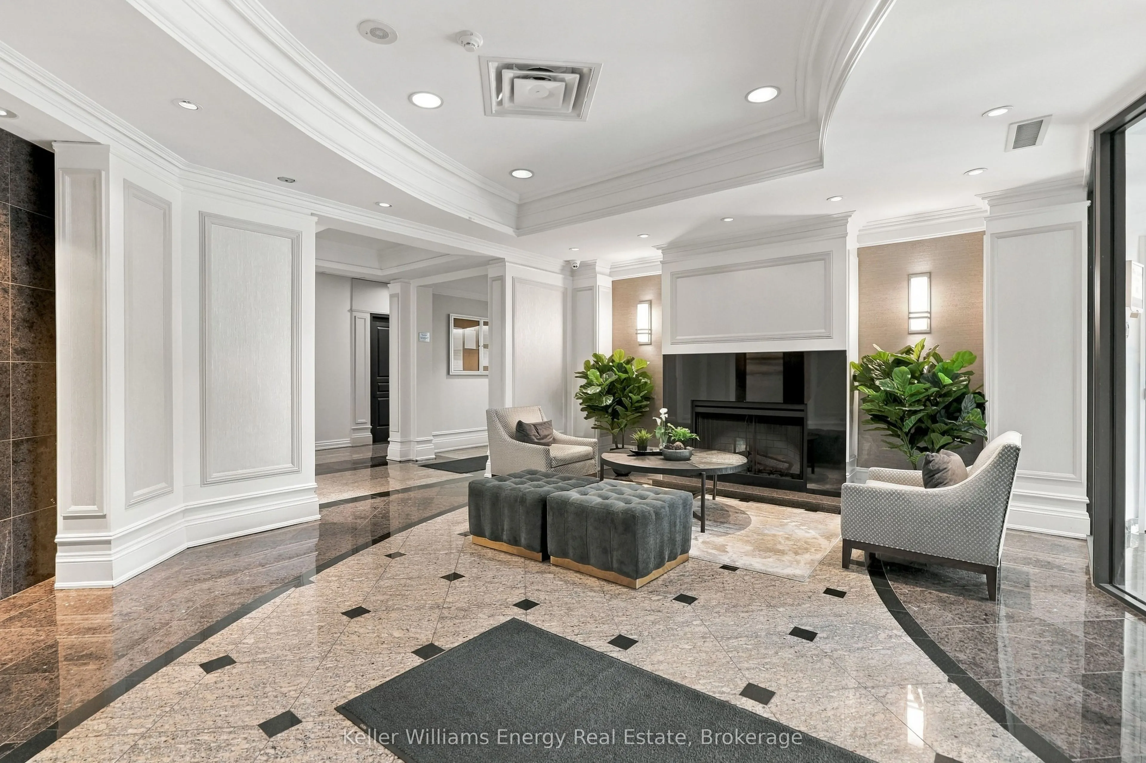 16 Dallimore Circle #402