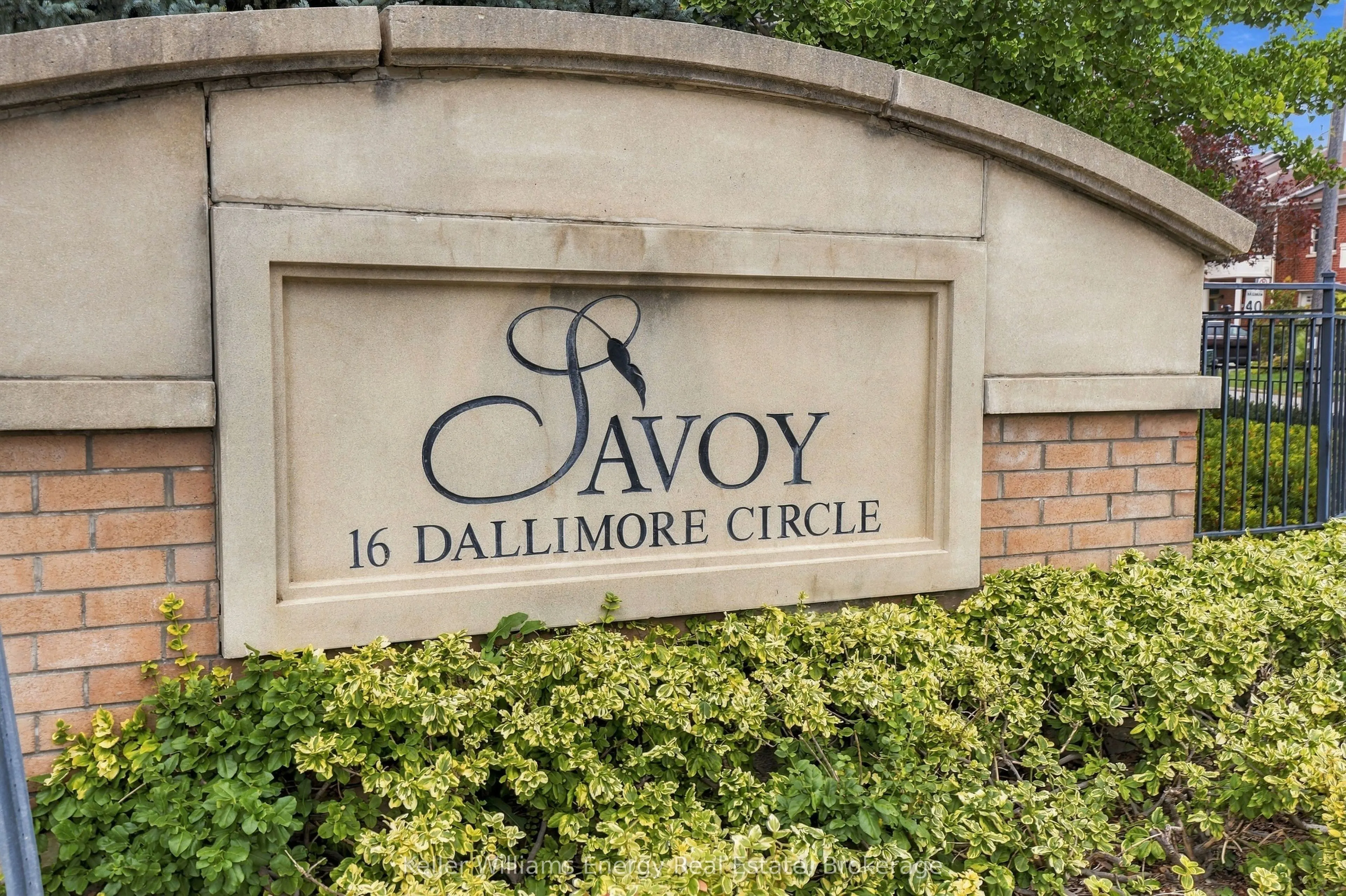 16 Dallimore Circle #402