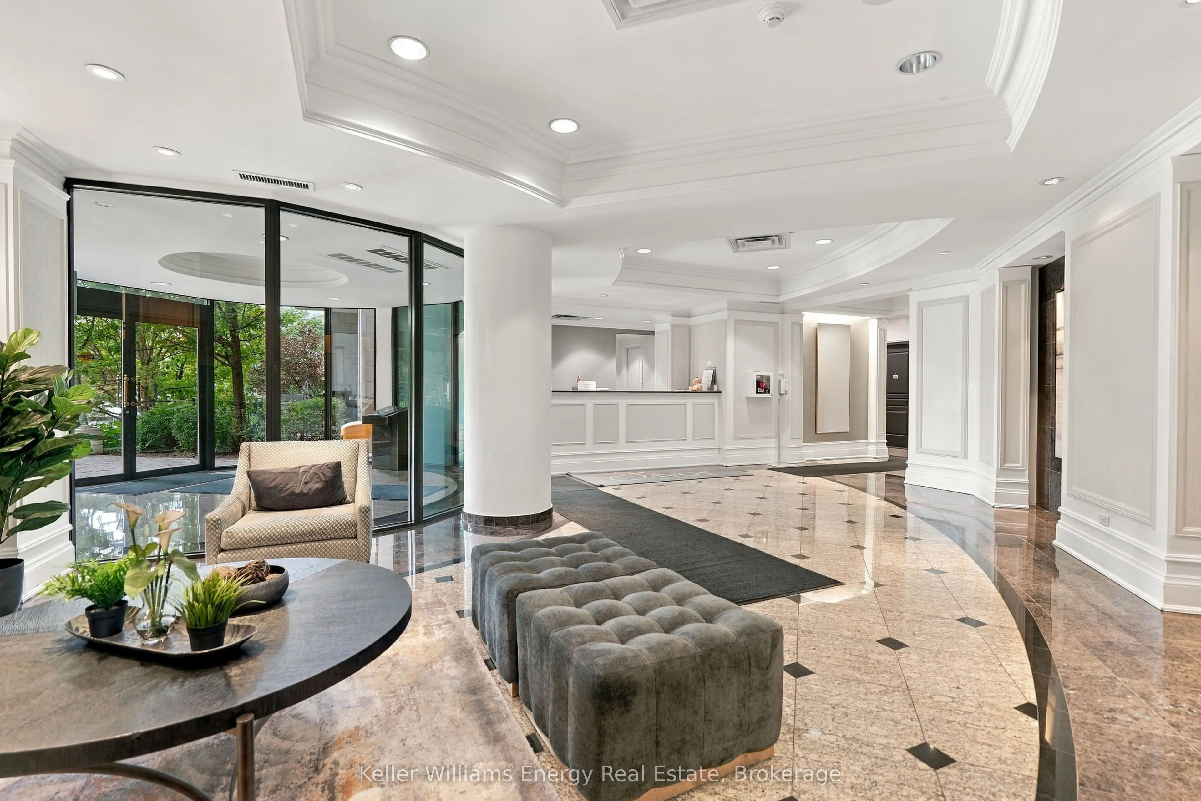 16 Dallimore Circle #402