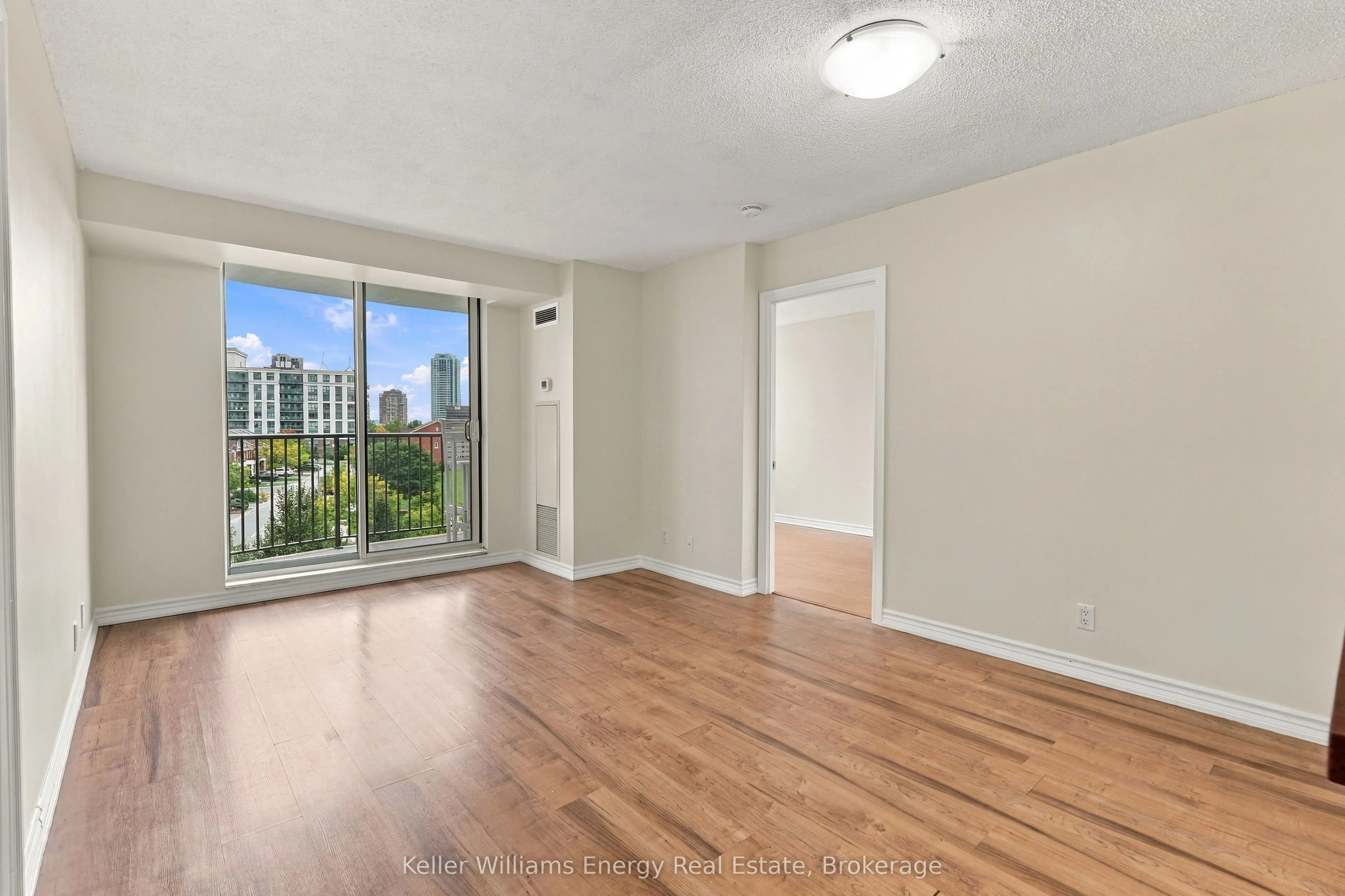 16 Dallimore Circle #402