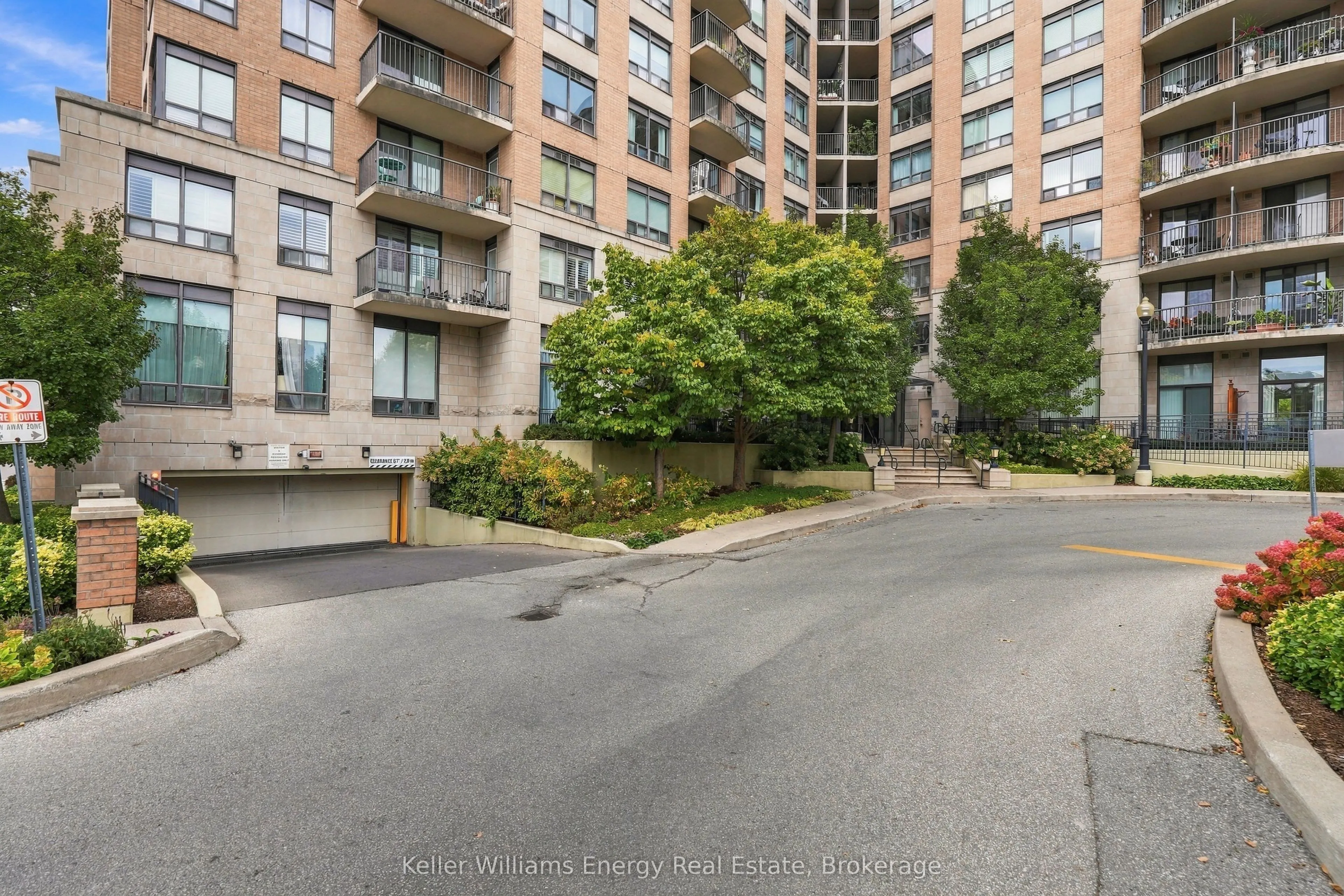 16 Dallimore Circle #402