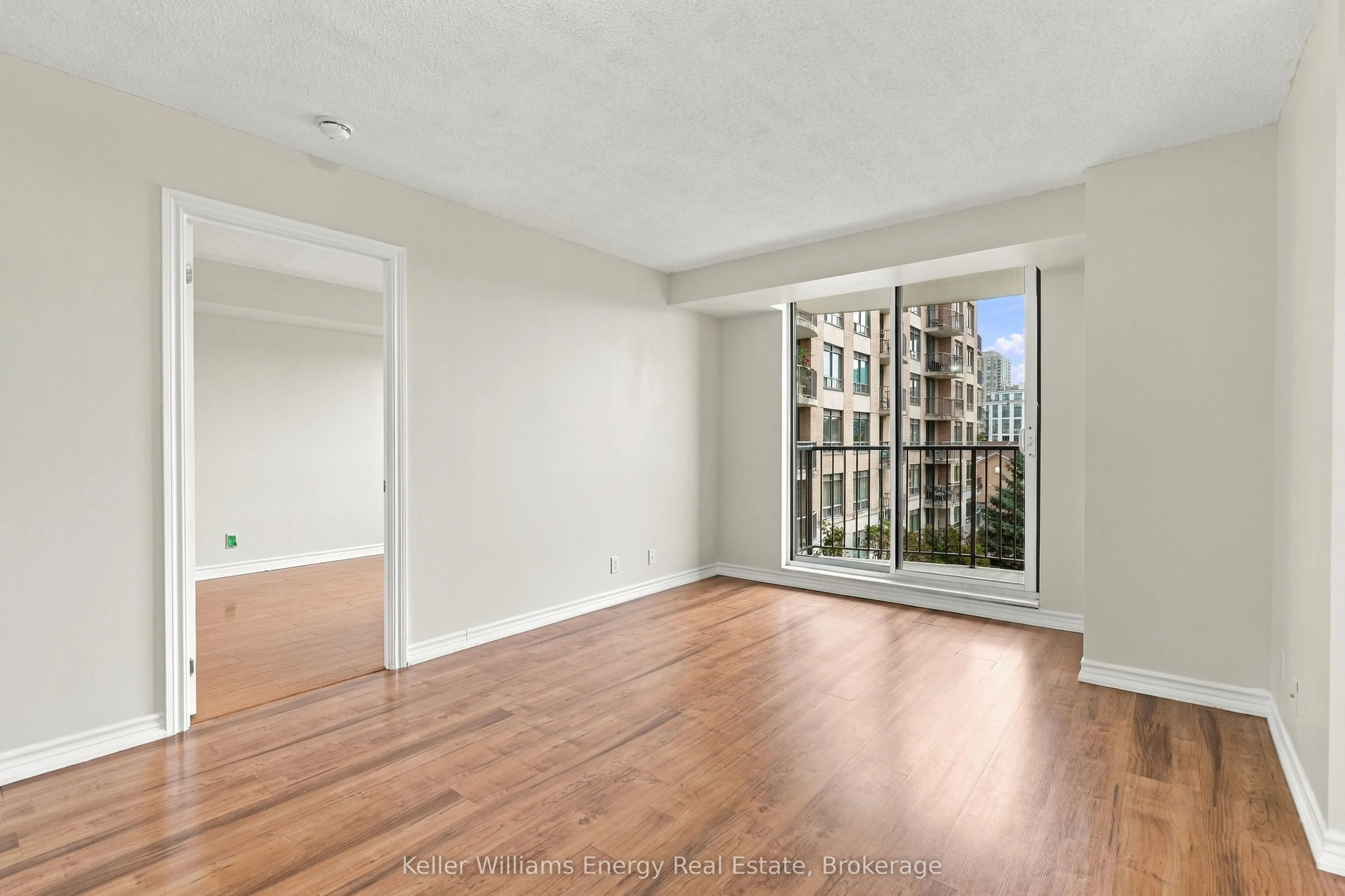 16 Dallimore Circle #402