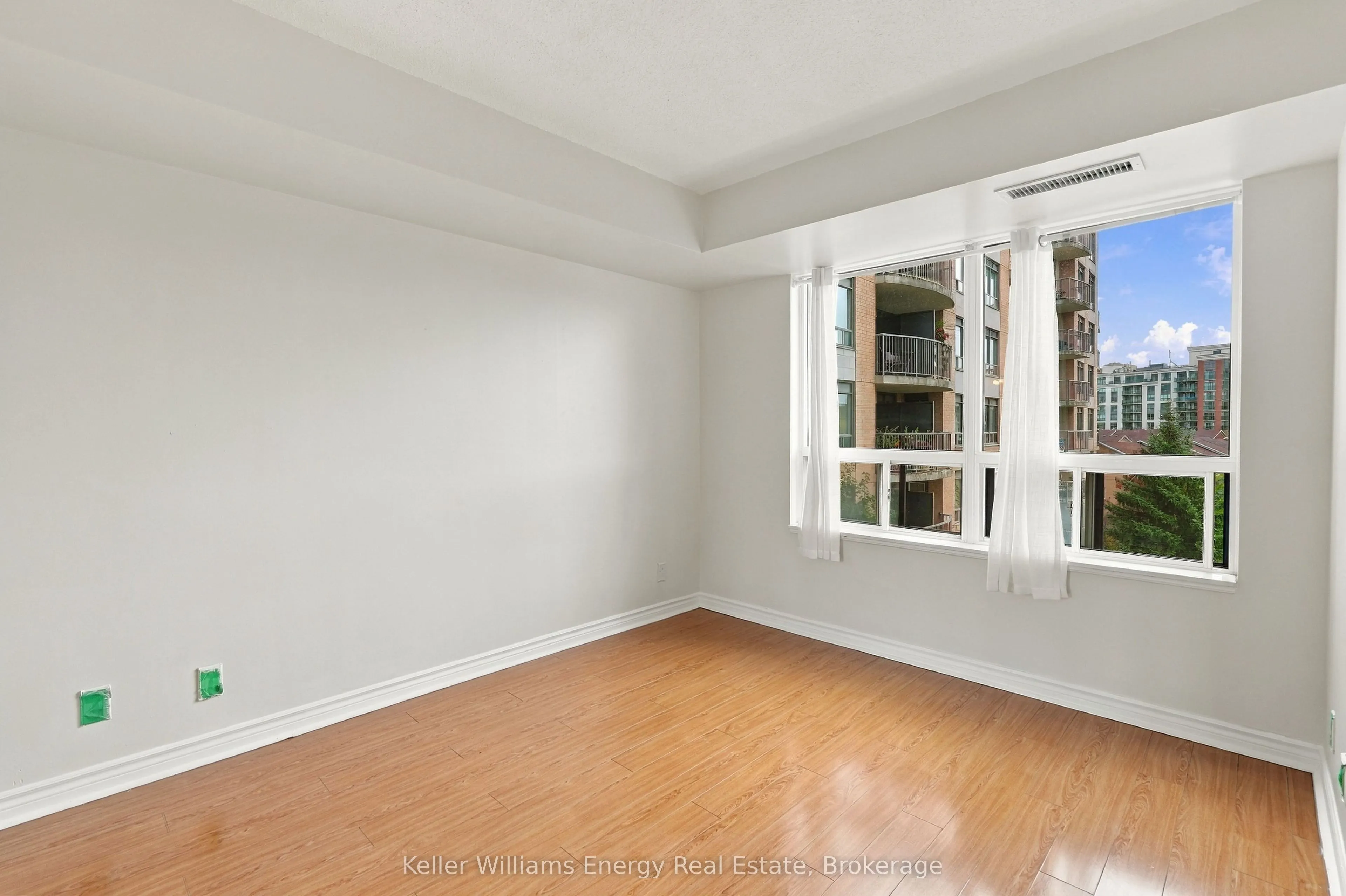 16 Dallimore Circle #402