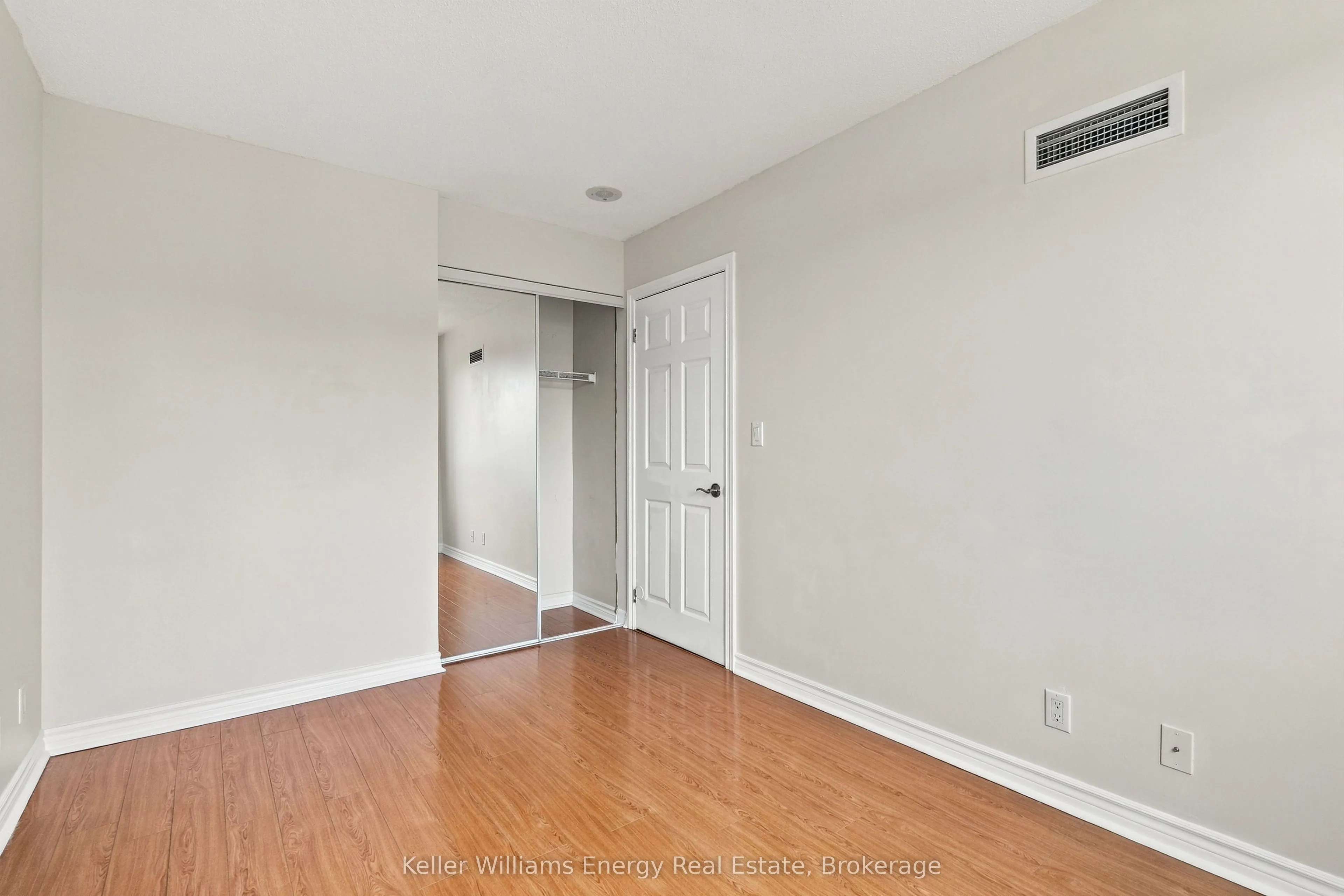 16 Dallimore Circle #402