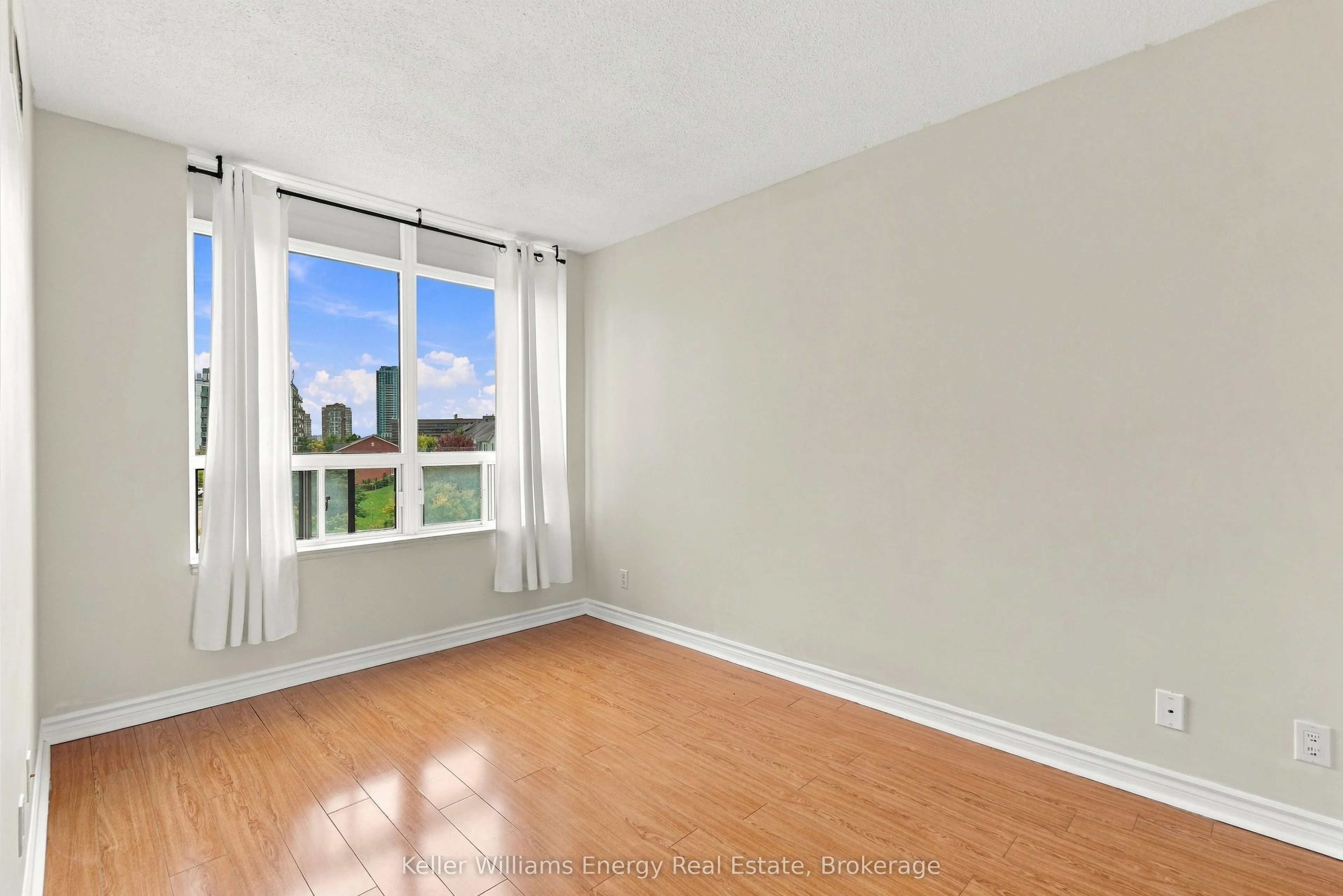 16 Dallimore Circle #402