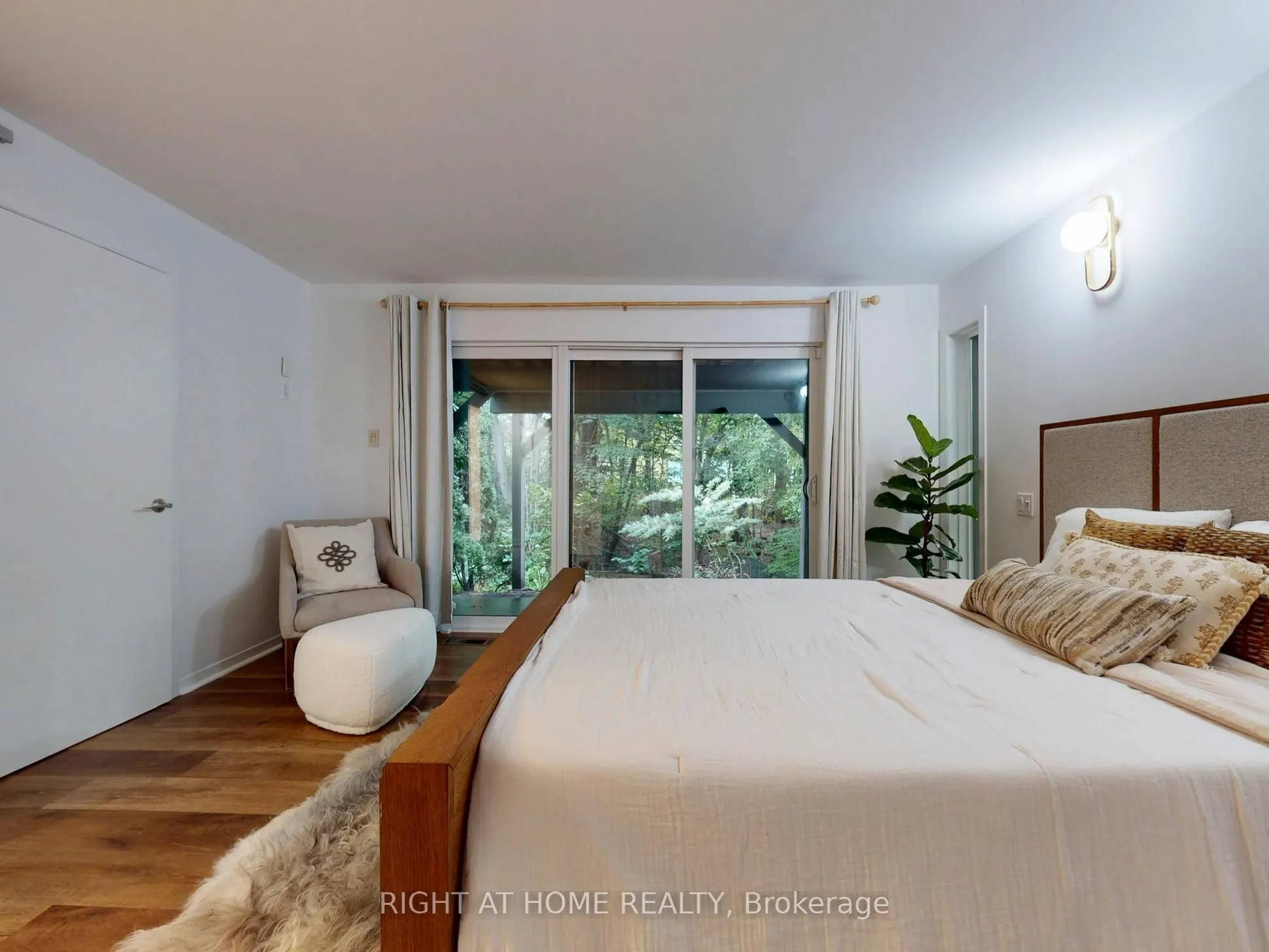 386 Rosewell Avenue