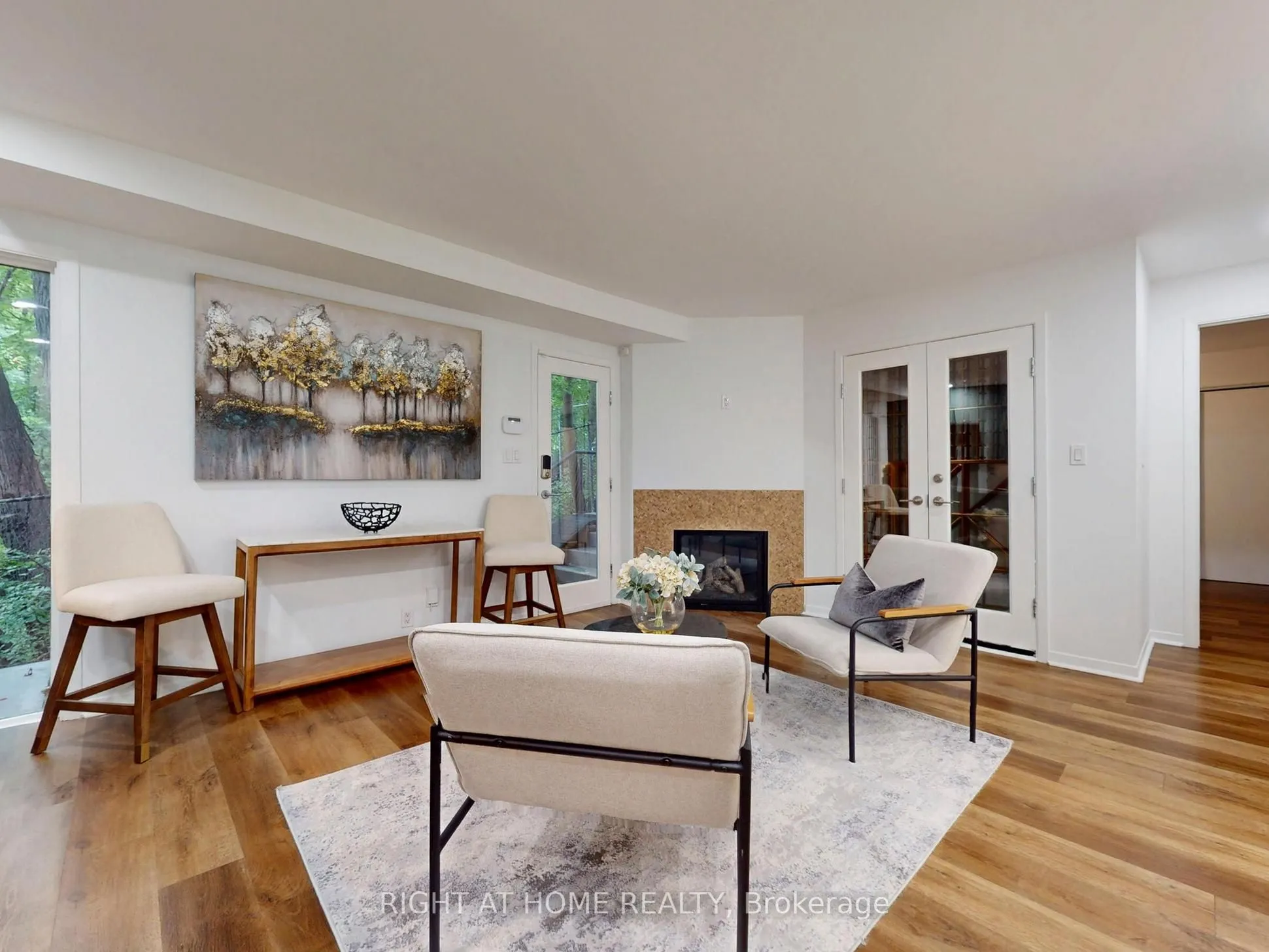 386 Rosewell Avenue