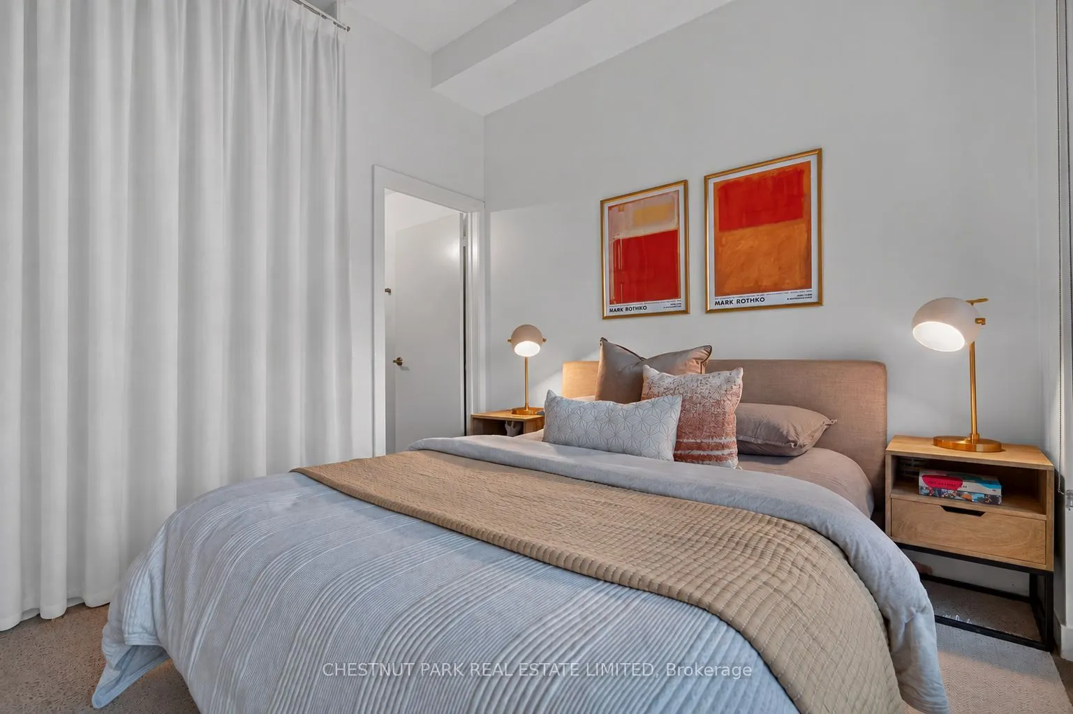 510 King Street E #330