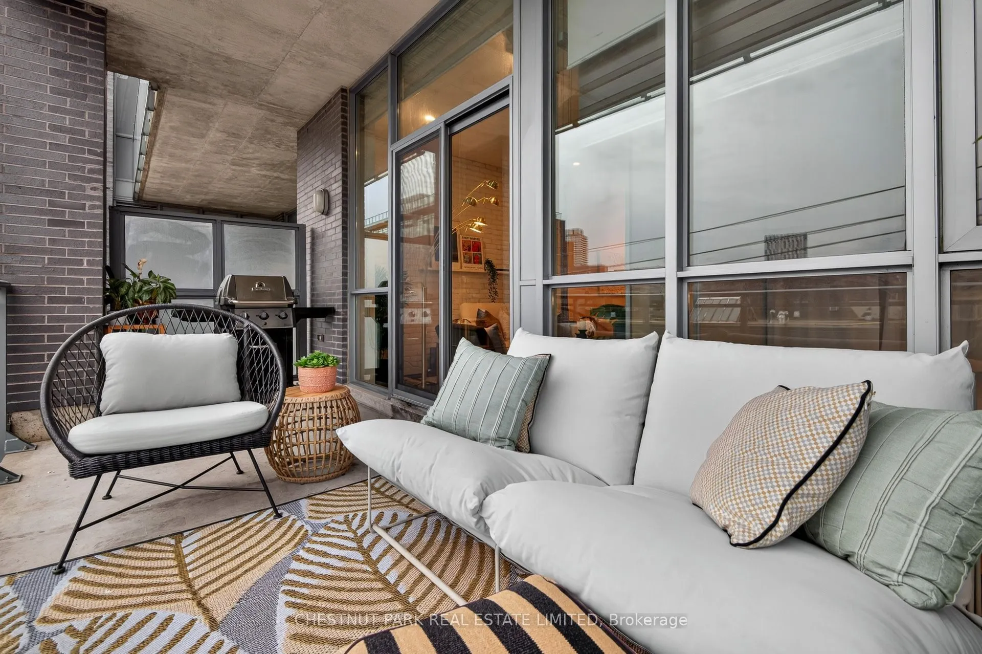 510 King Street E #330