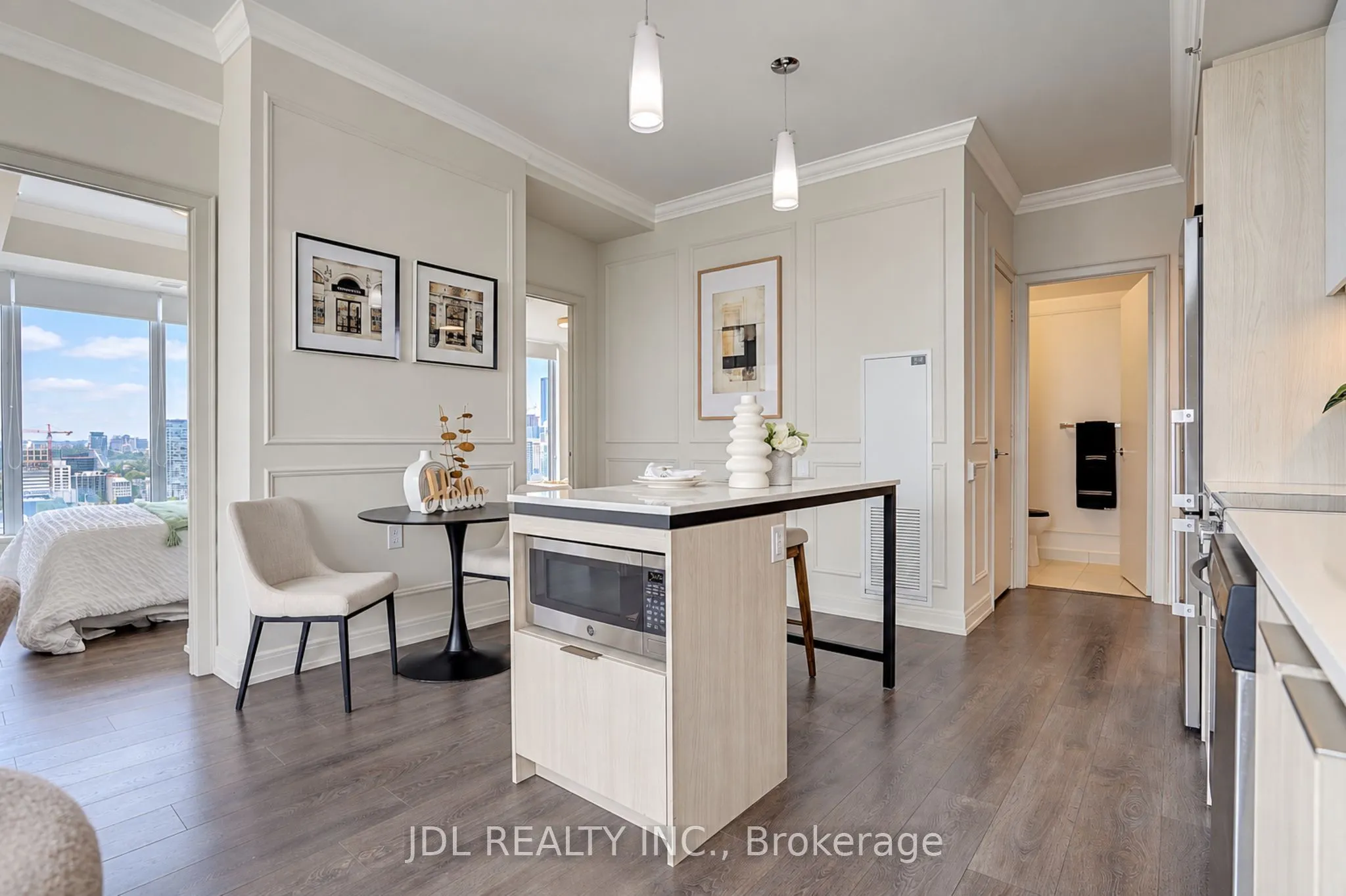 203 College Street #2904
