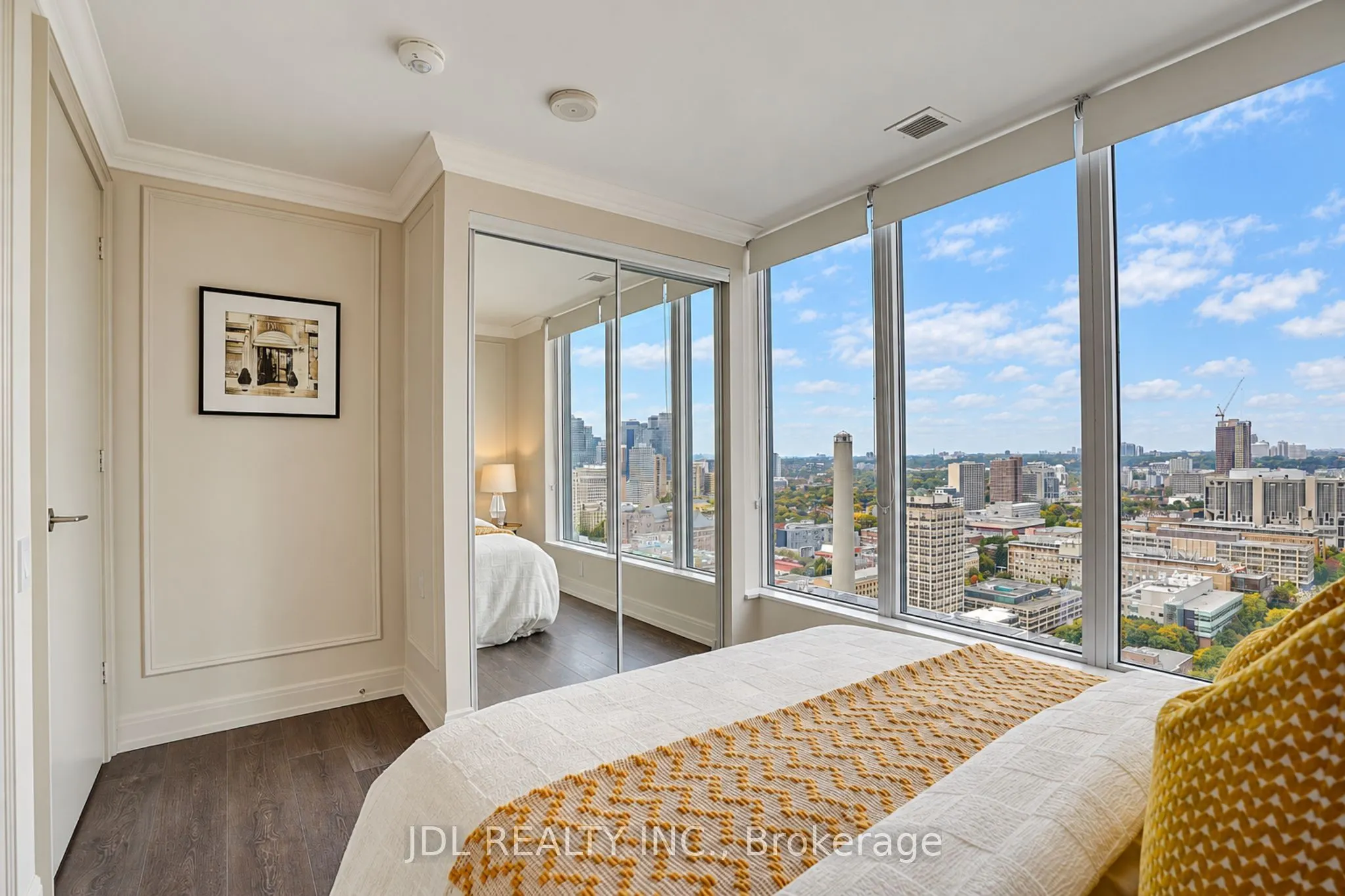 203 College Street #2904