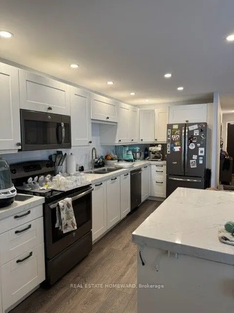 15 Maitland Place #208