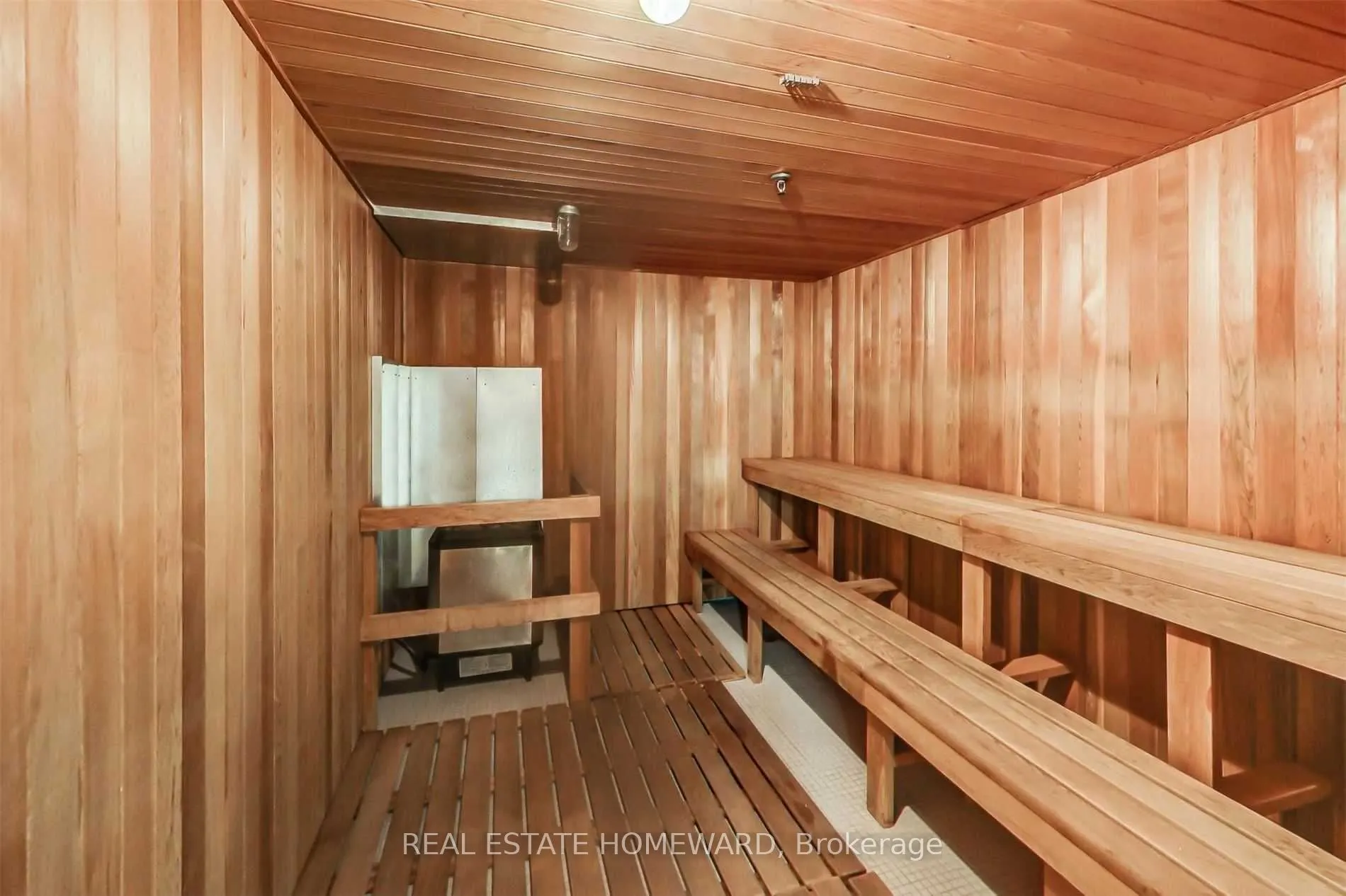 15 Maitland Place #208