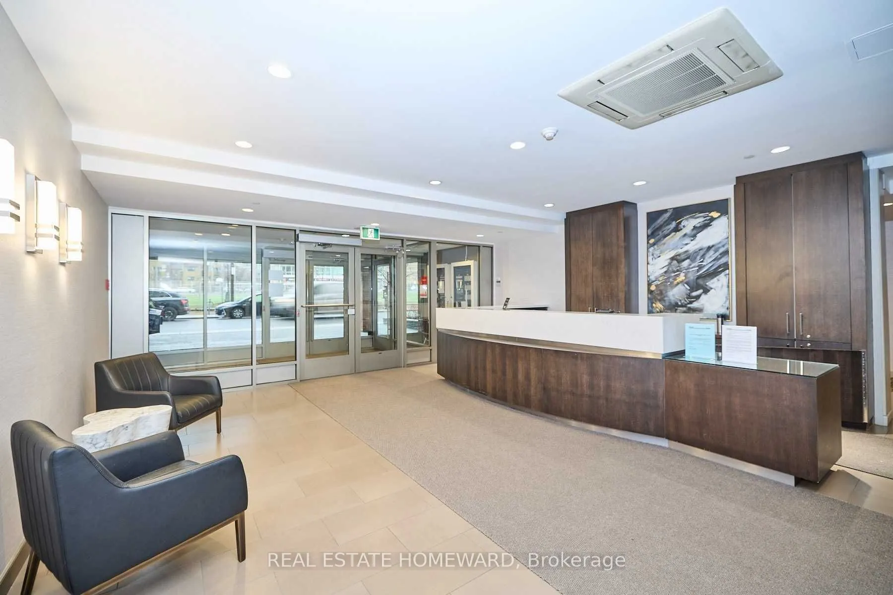 15 Maitland Place #208
