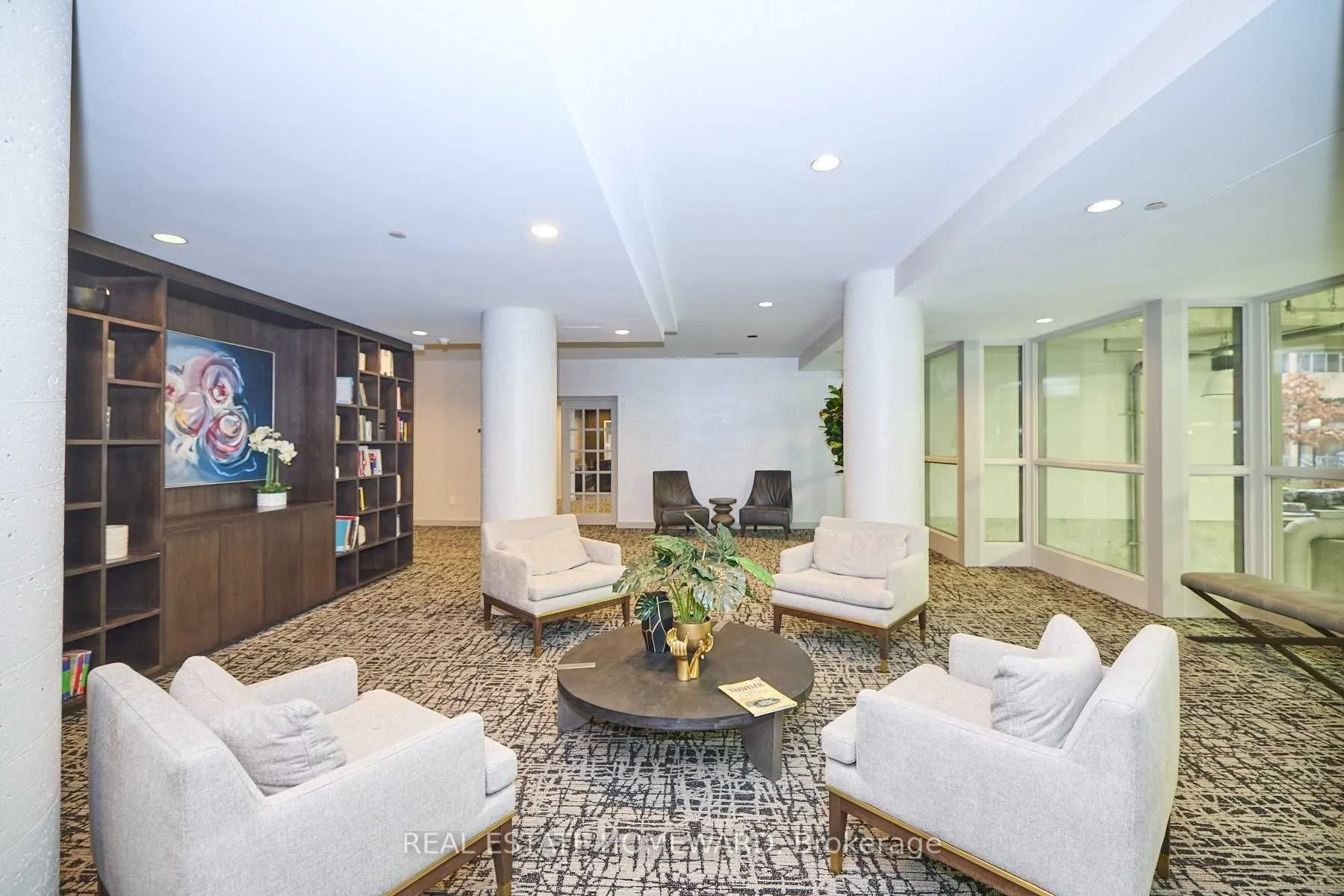 15 Maitland Place #208