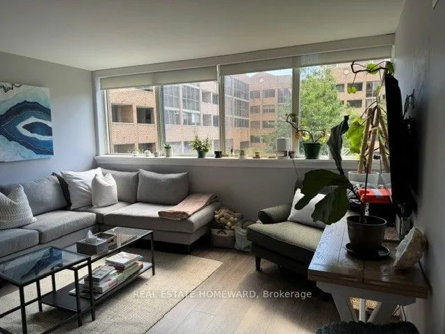 15 Maitland Place #208