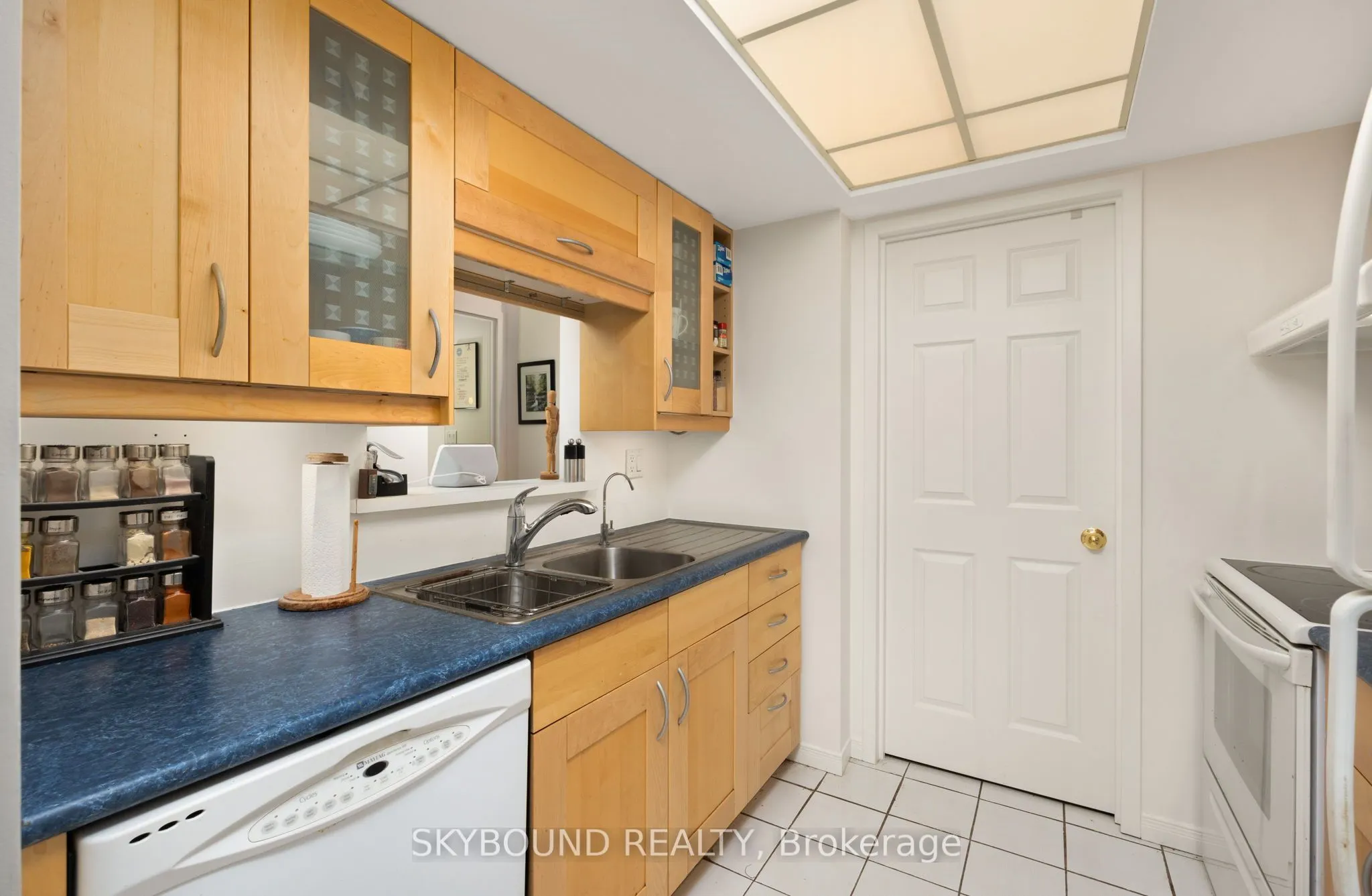 5 Concorde Place #2706