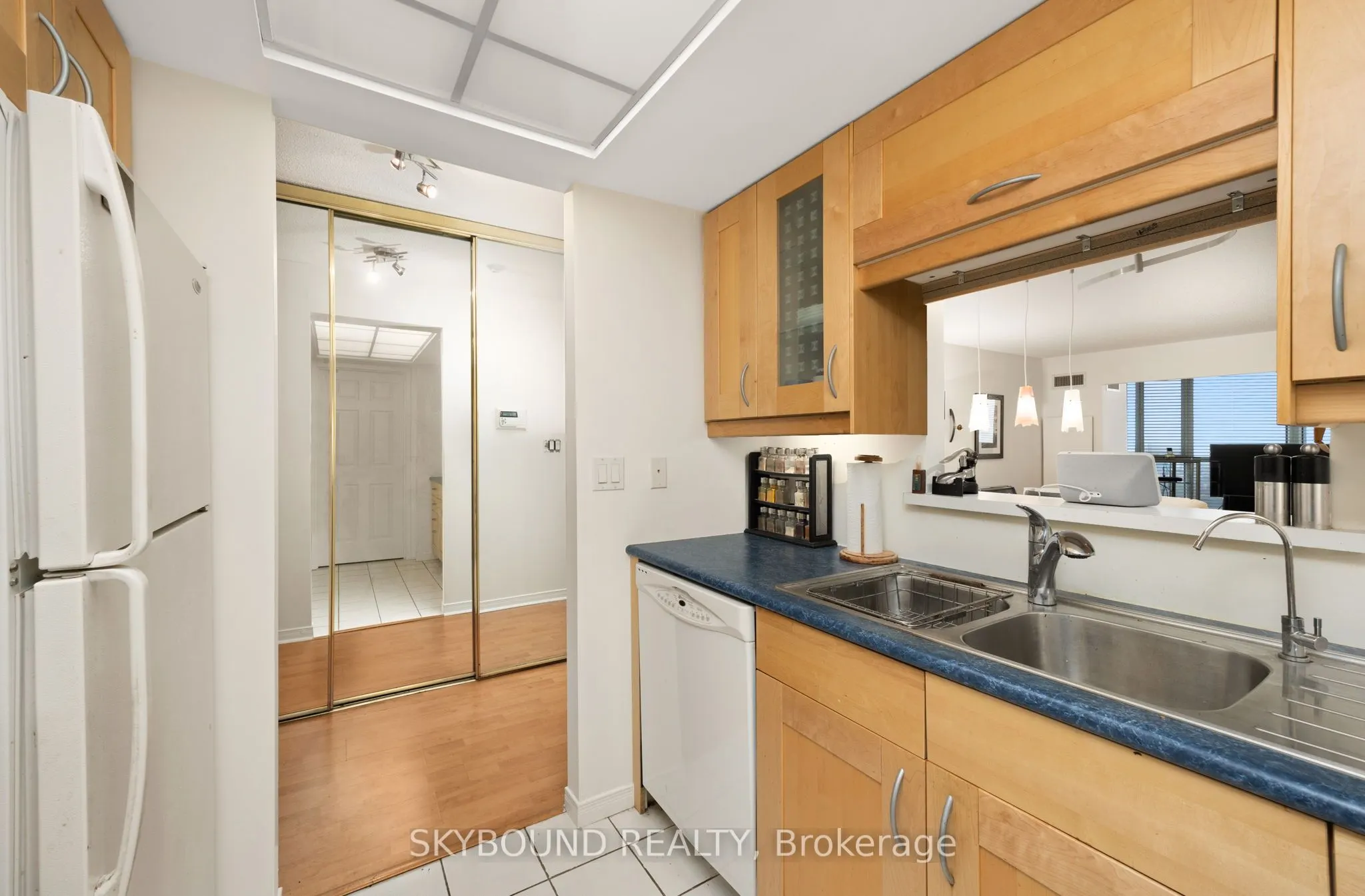 5 Concorde Place #2706