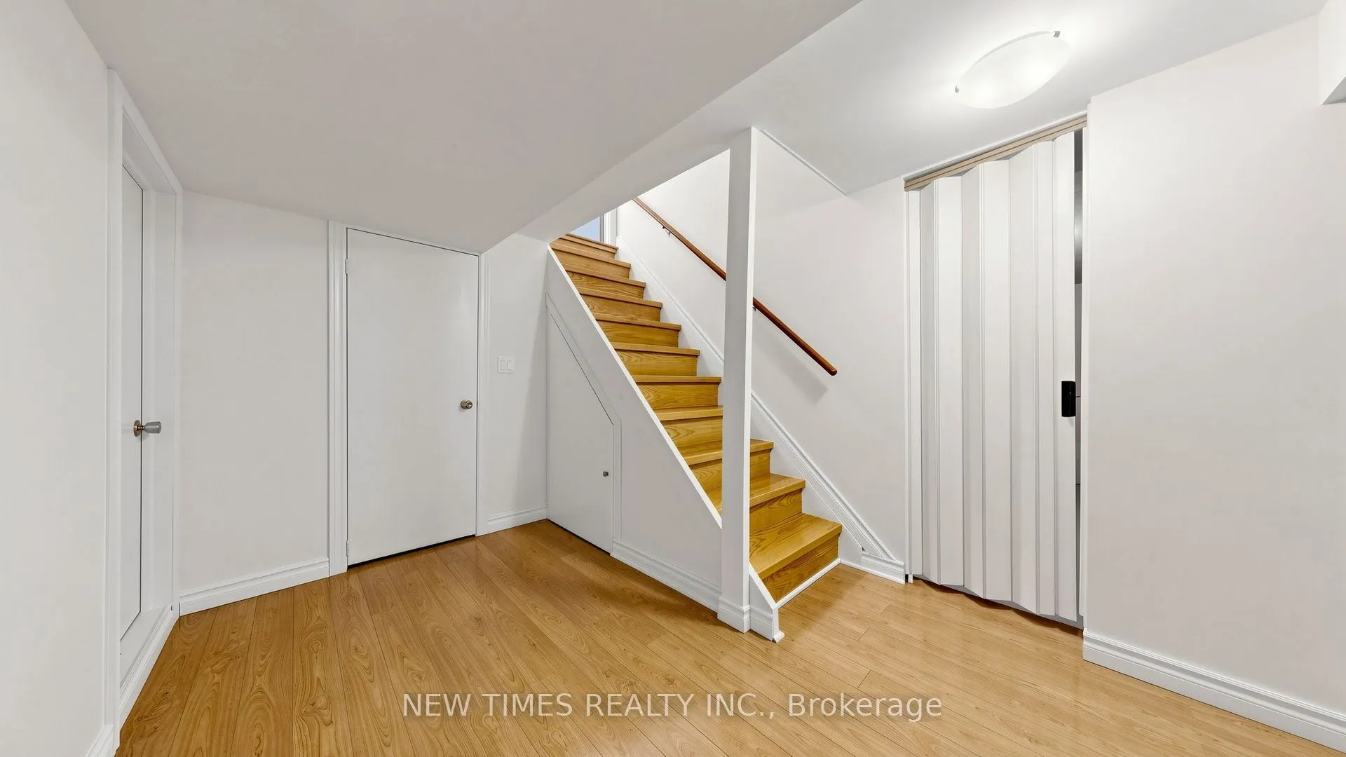 4 Ashstead Place