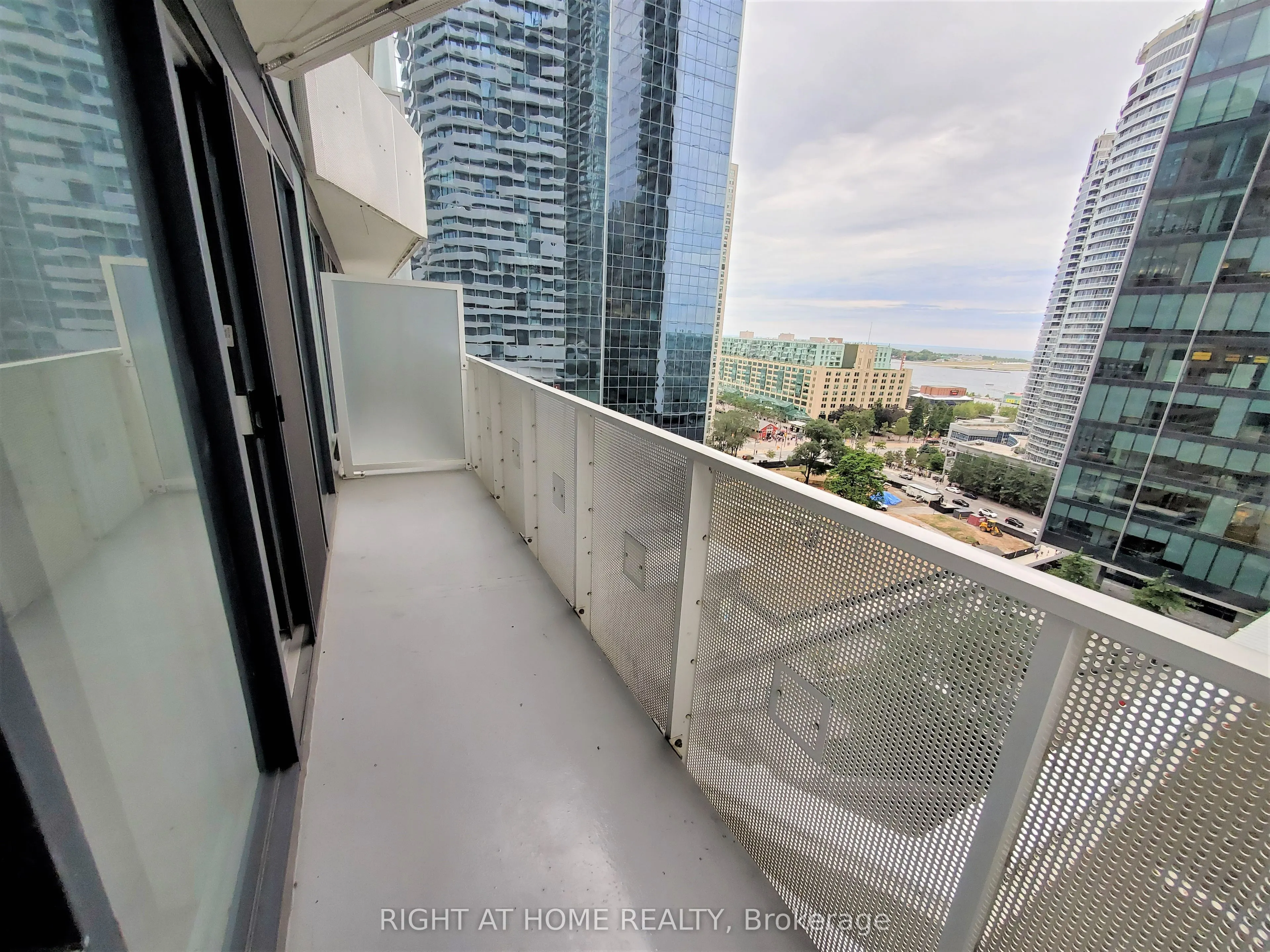 88 Harbour Street #1401