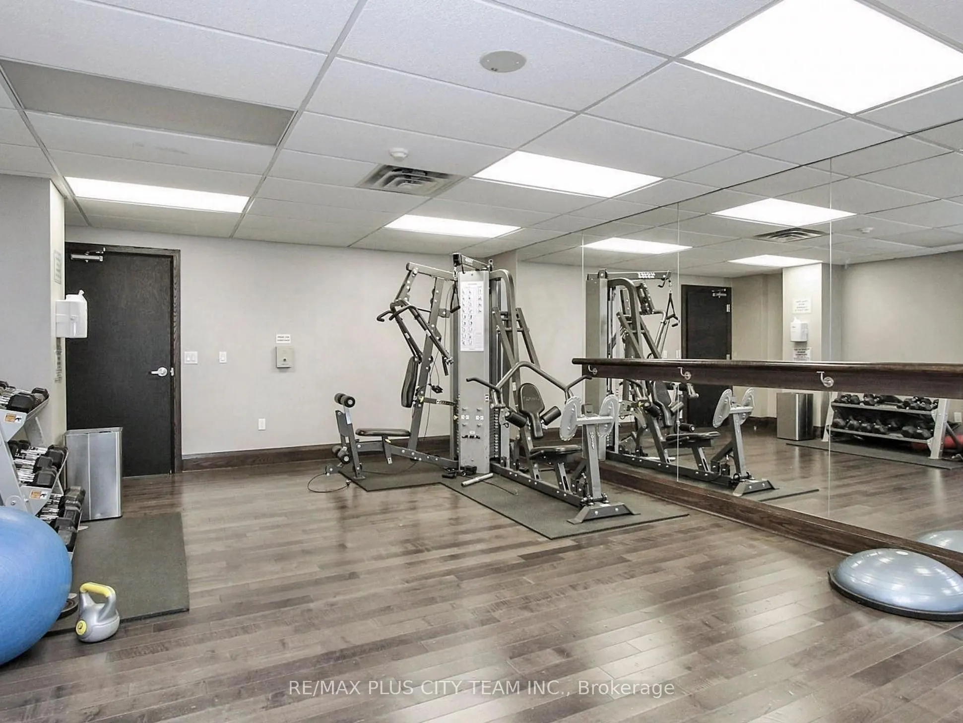 19 Grand Trunk Crescent #1103