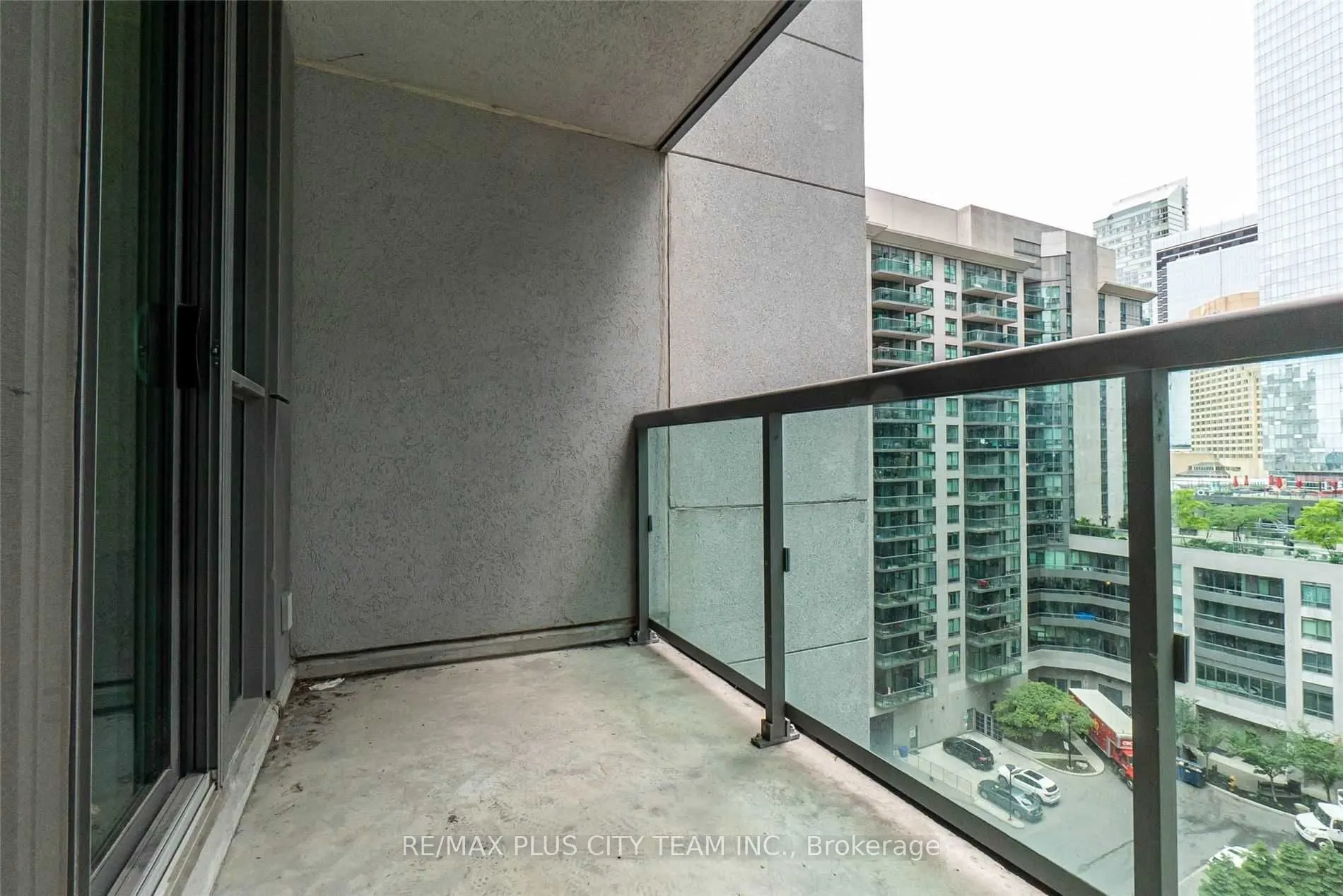 19 Grand Trunk Crescent #1103