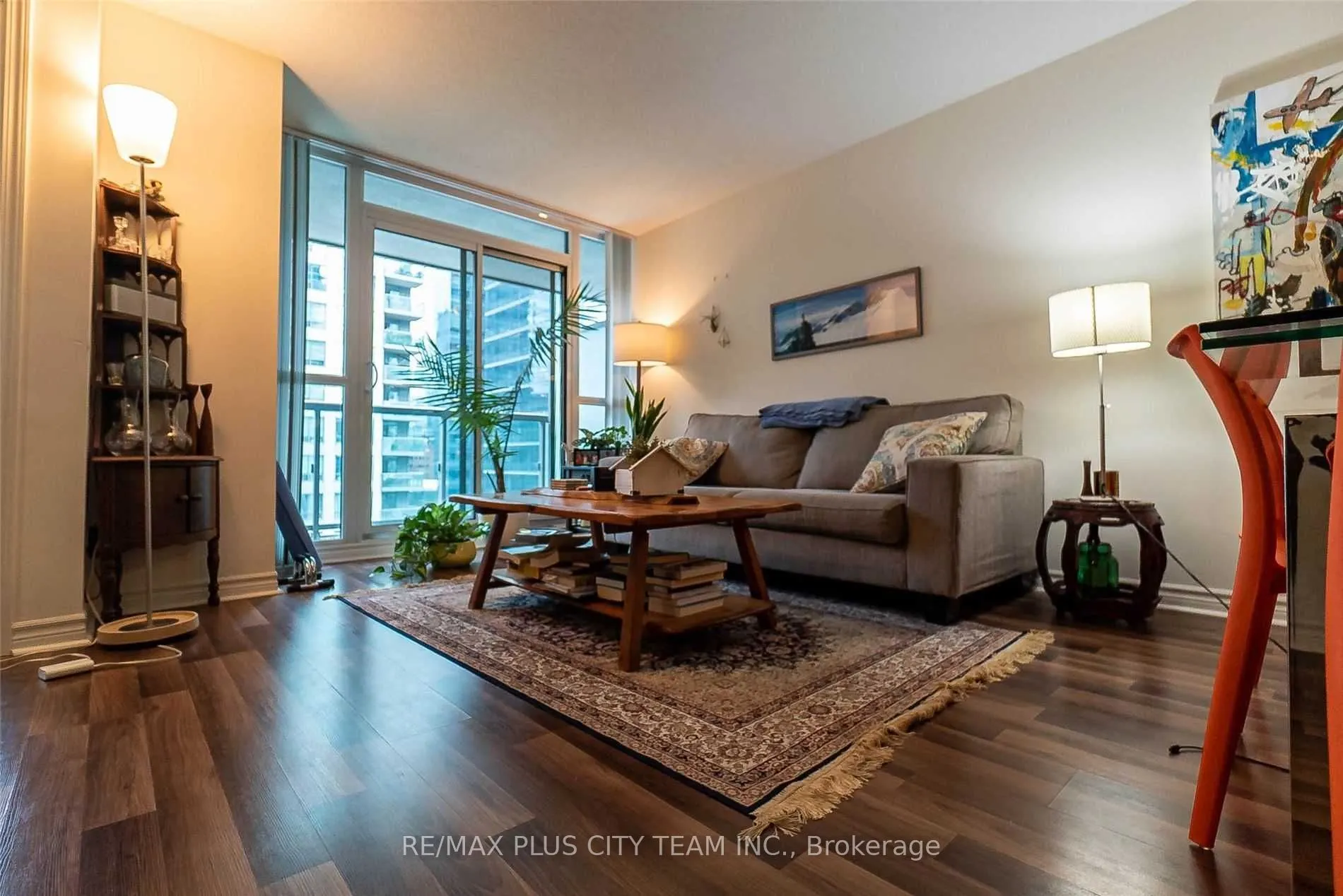19 Grand Trunk Crescent #1103