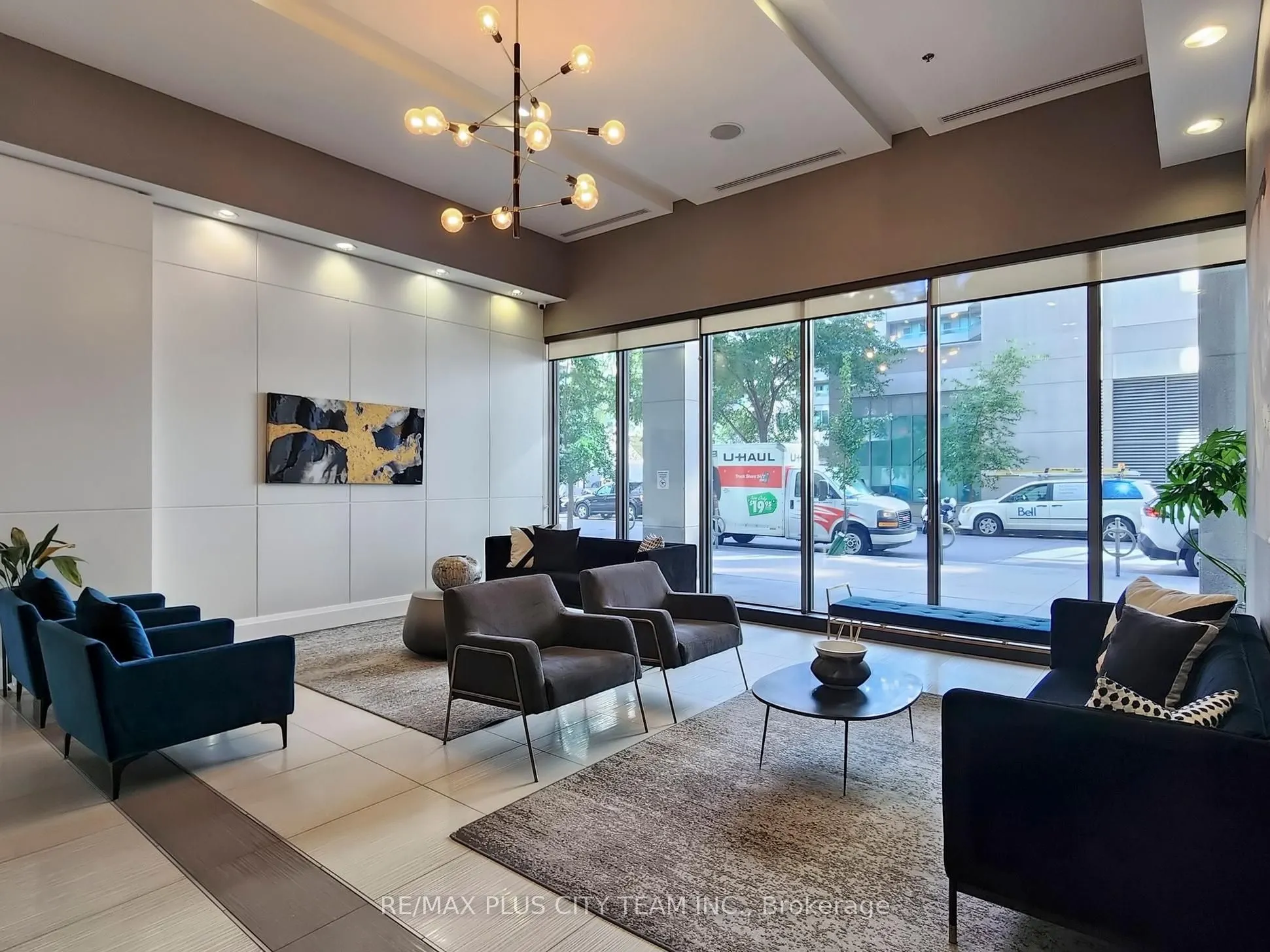 19 Grand Trunk Crescent #1103