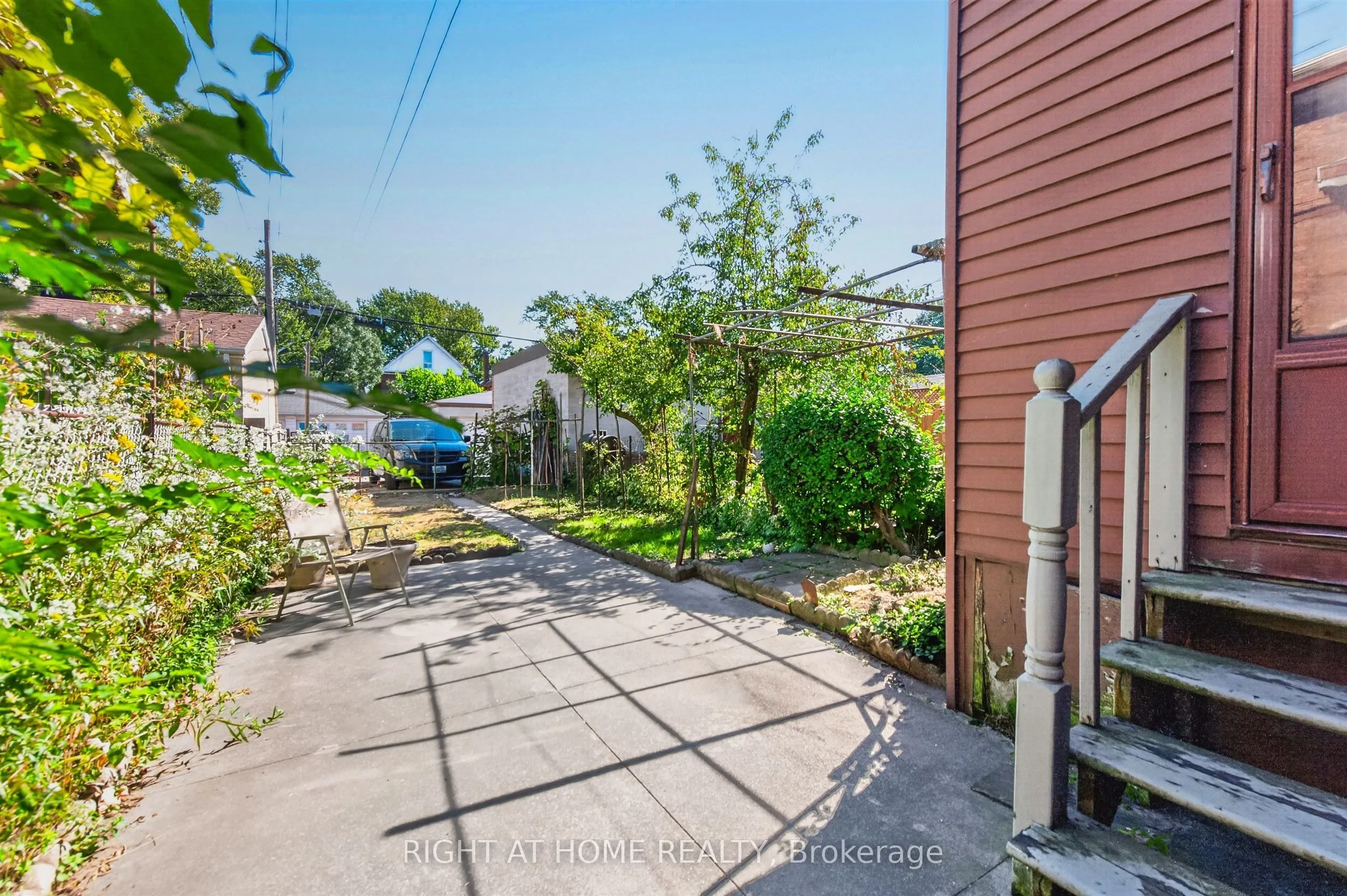 431 Lansdowne Avenue