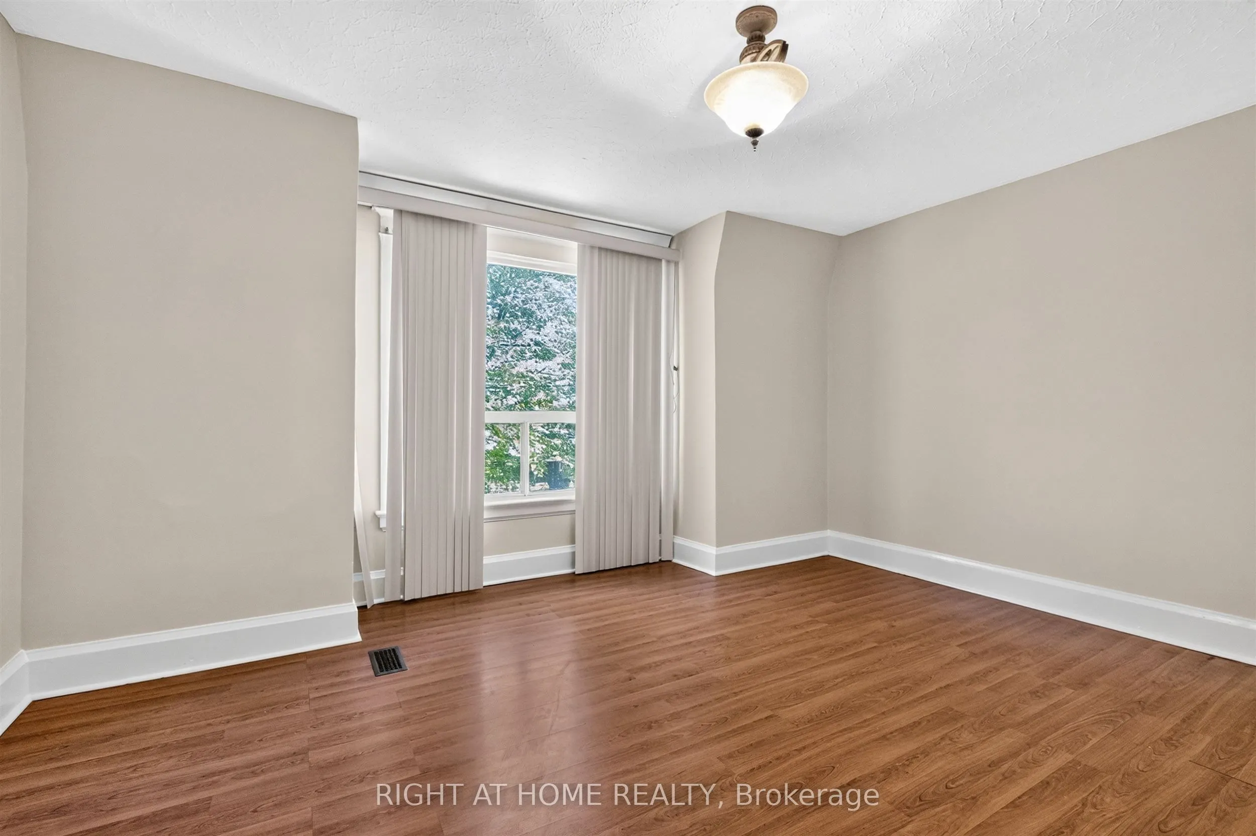 431 Lansdowne Avenue
