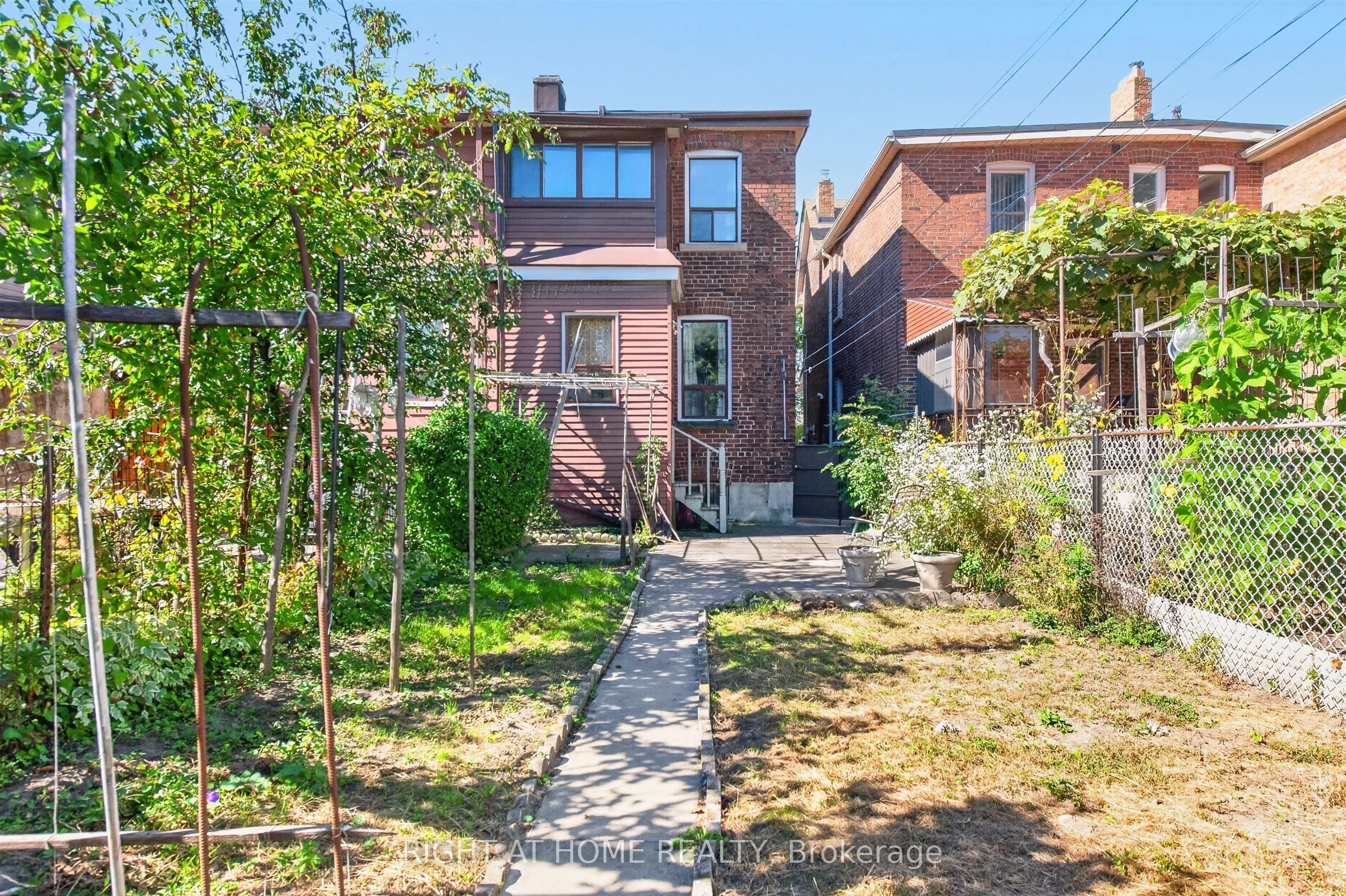 431 Lansdowne Avenue